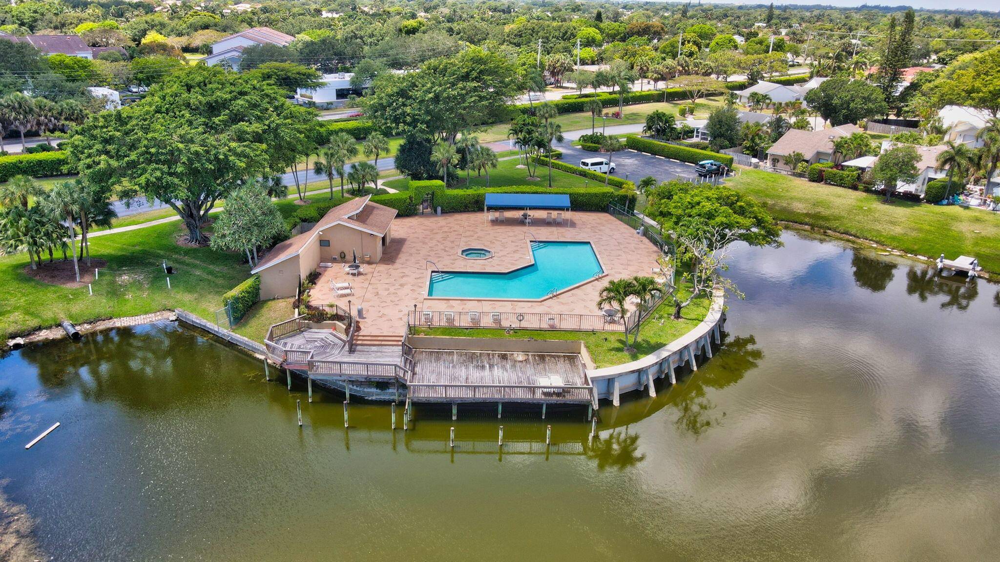 905 NW 21st Way
