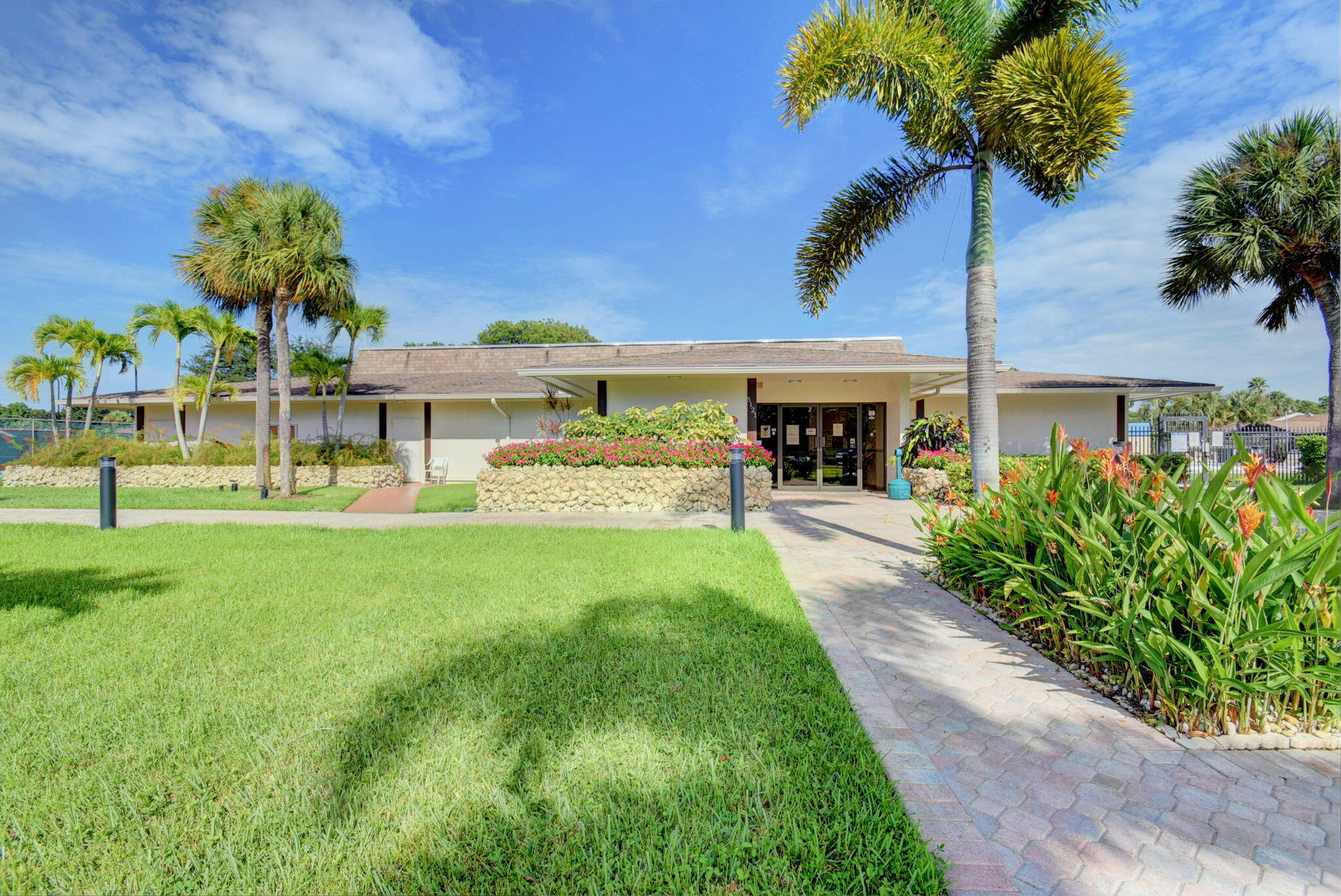 5190 Las Verdes Circle 120