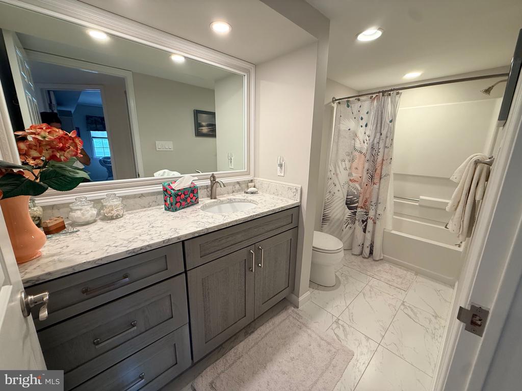 4800 HARBOR BEACH BOULEVARD Unit: 5102