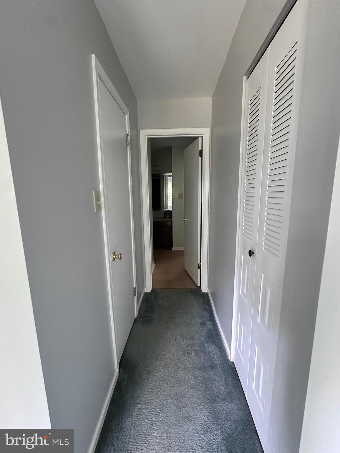 35 River Bank Dr