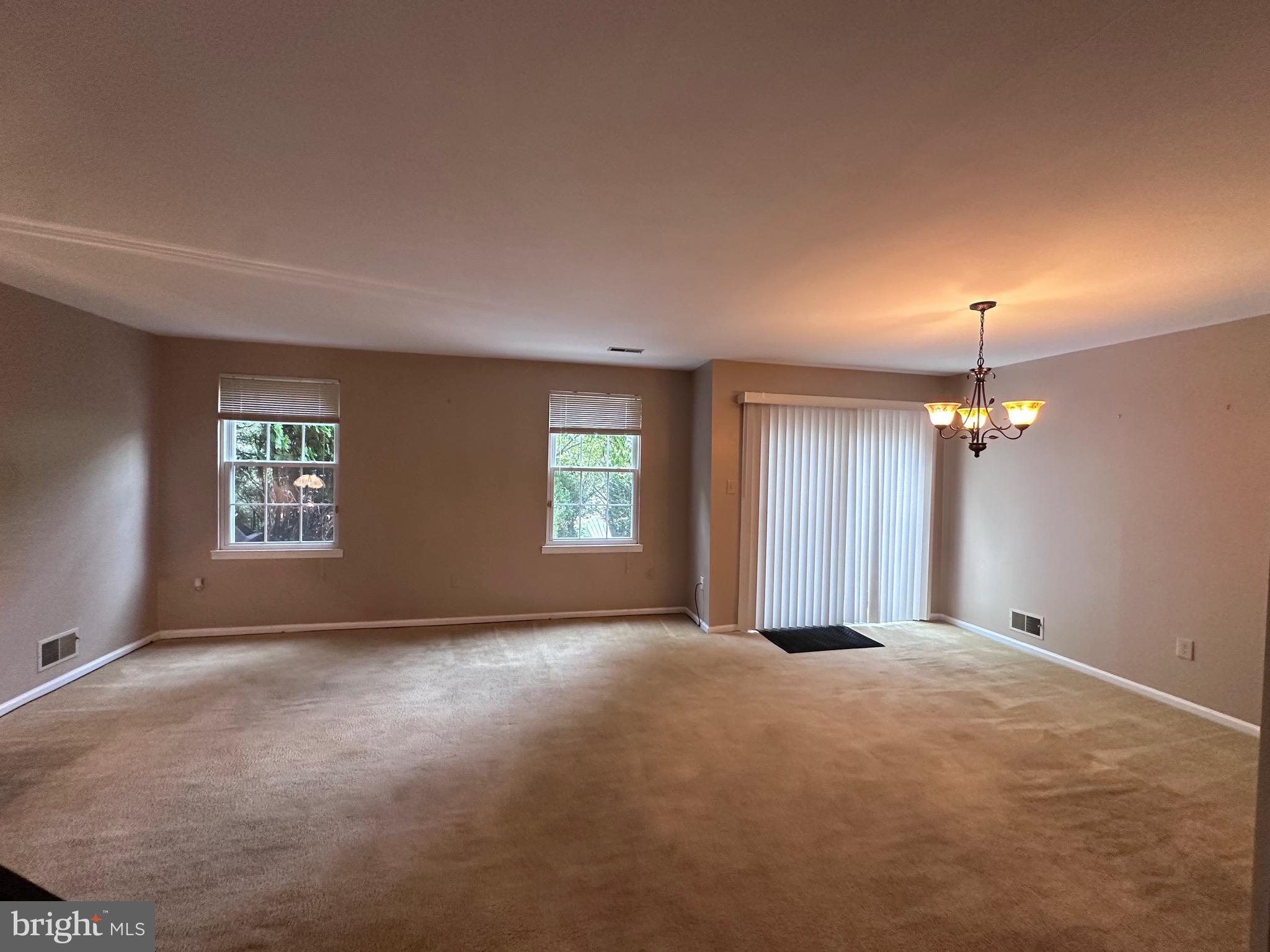 35 River Bank Dr