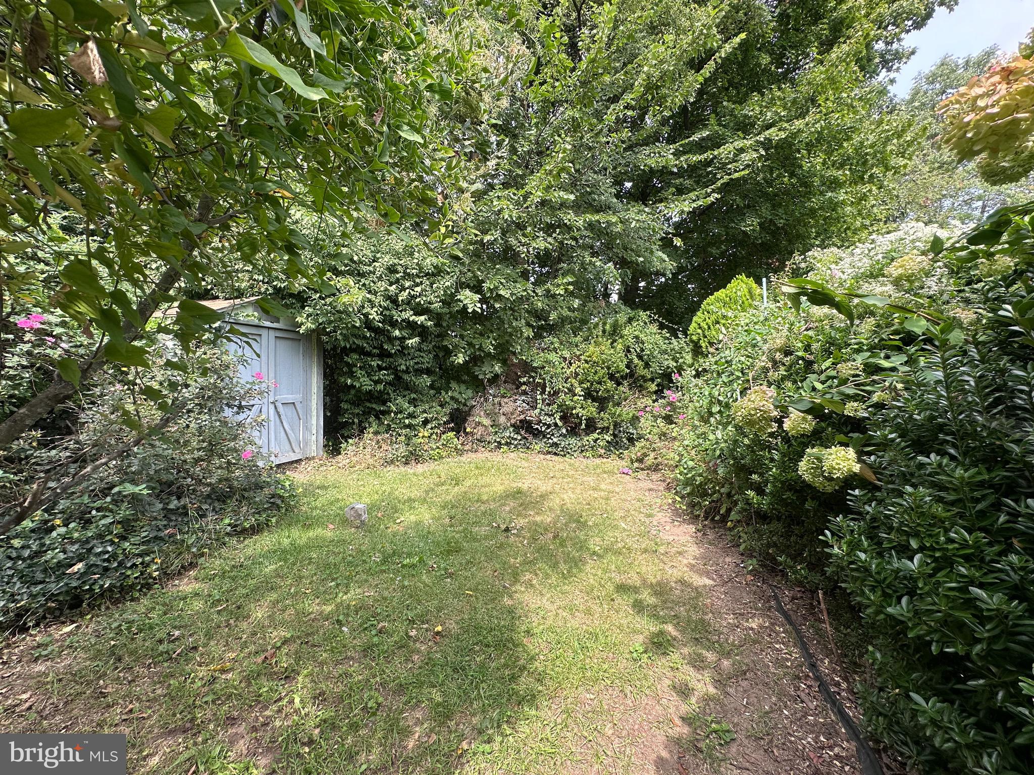 35 River Bank Dr