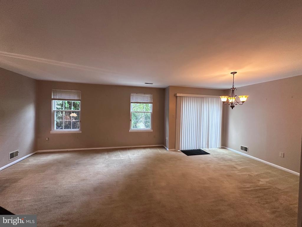 35 River Bank Dr