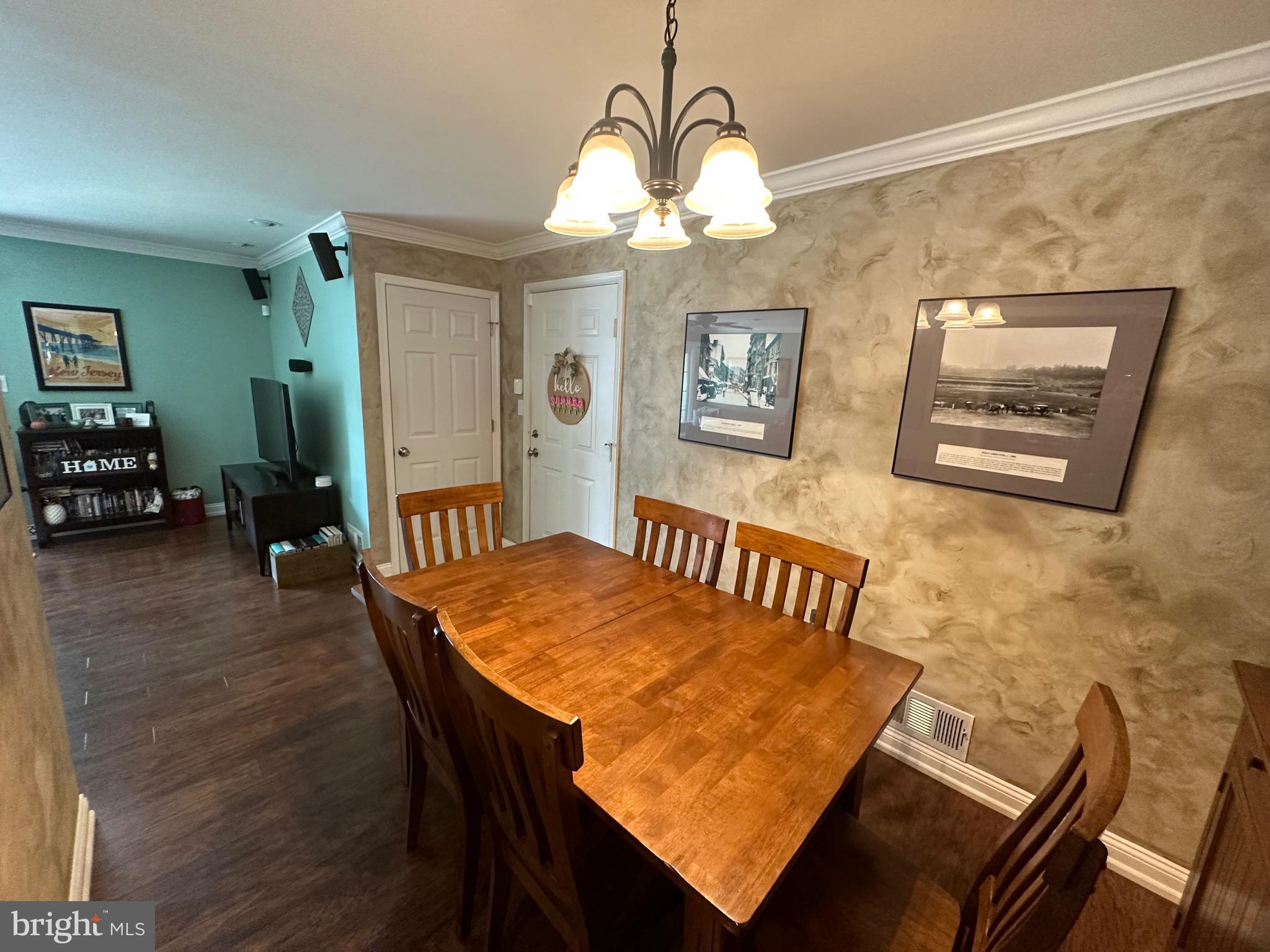 60 Cheverny Ct
