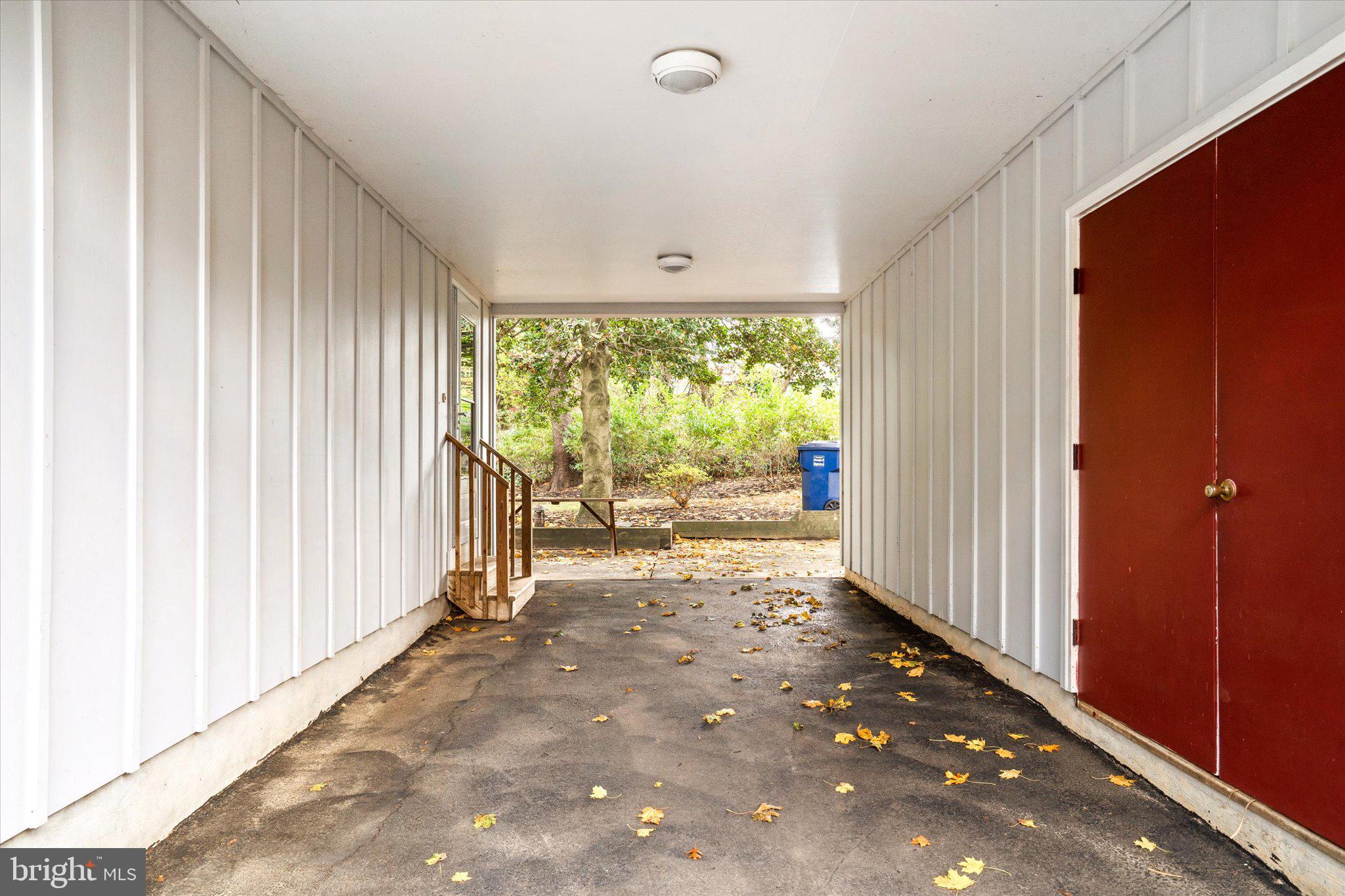 18 Glen Brook Pl