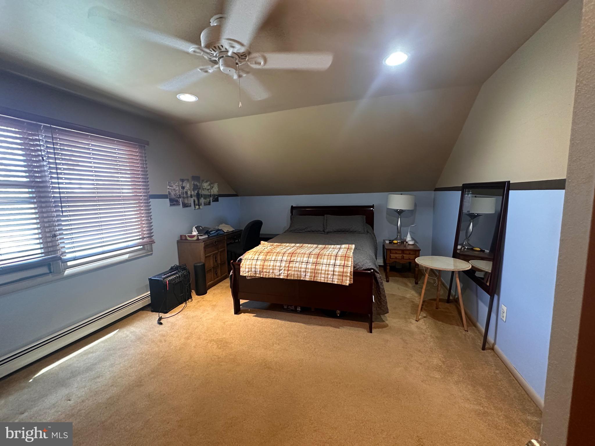 9 Makefield Cir S