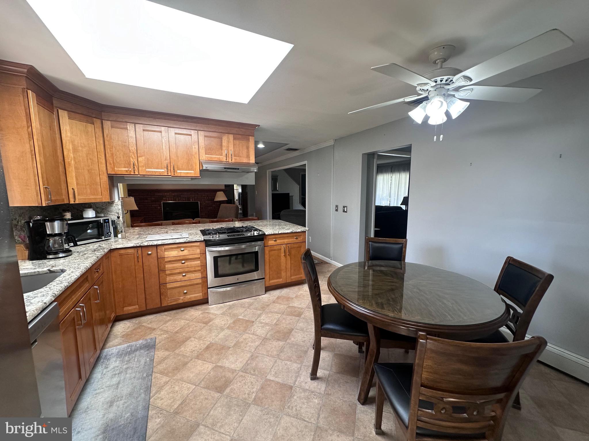 9 Makefield Cir S