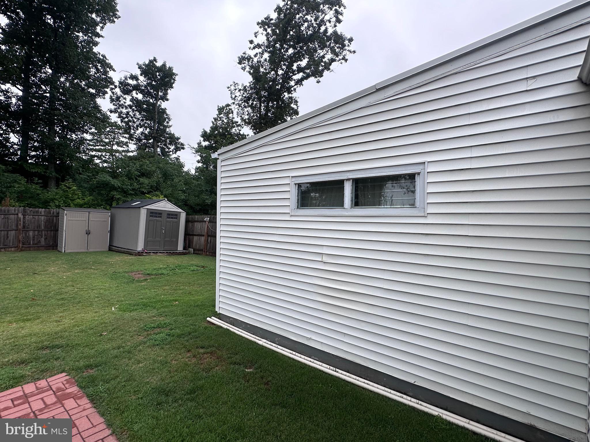 341 Churchill Ave