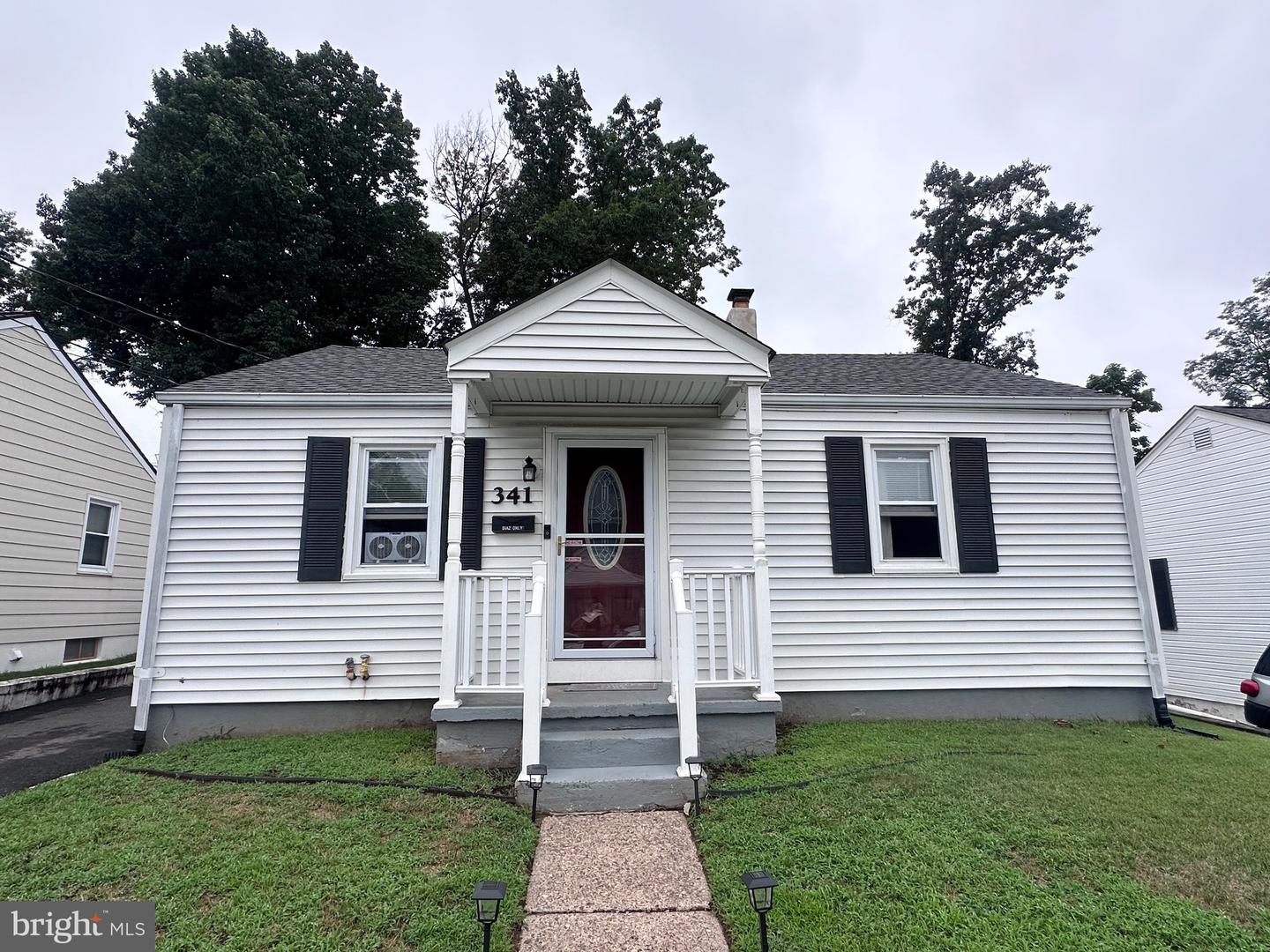 341 Churchill Ave