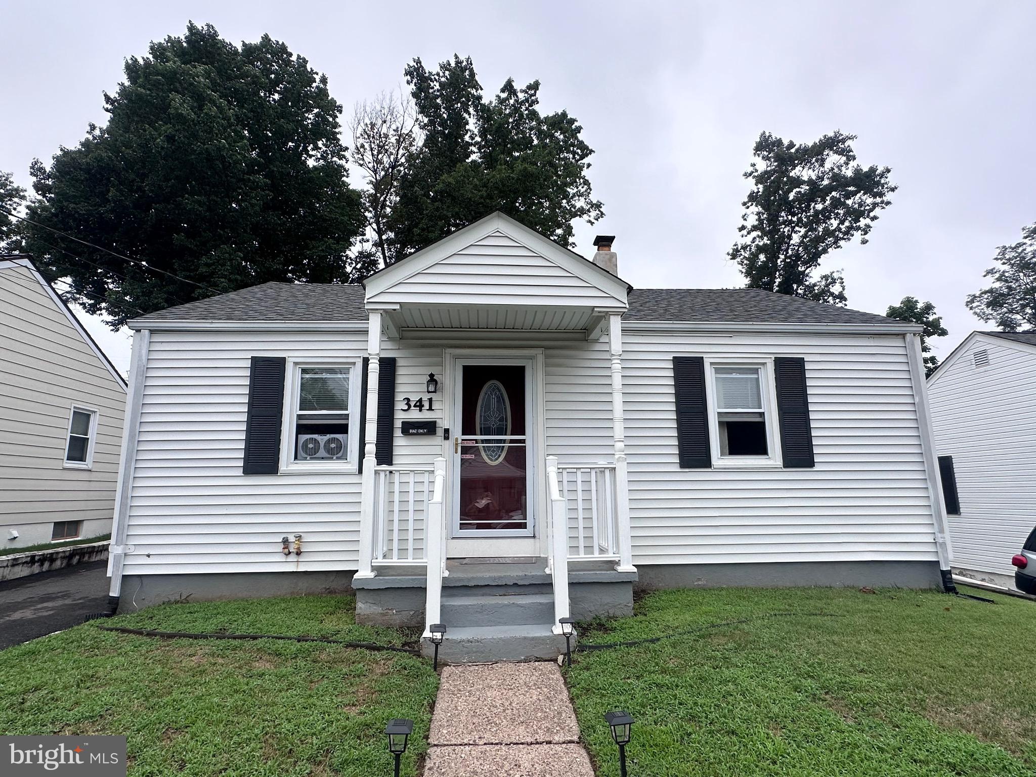 341 Churchill Ave