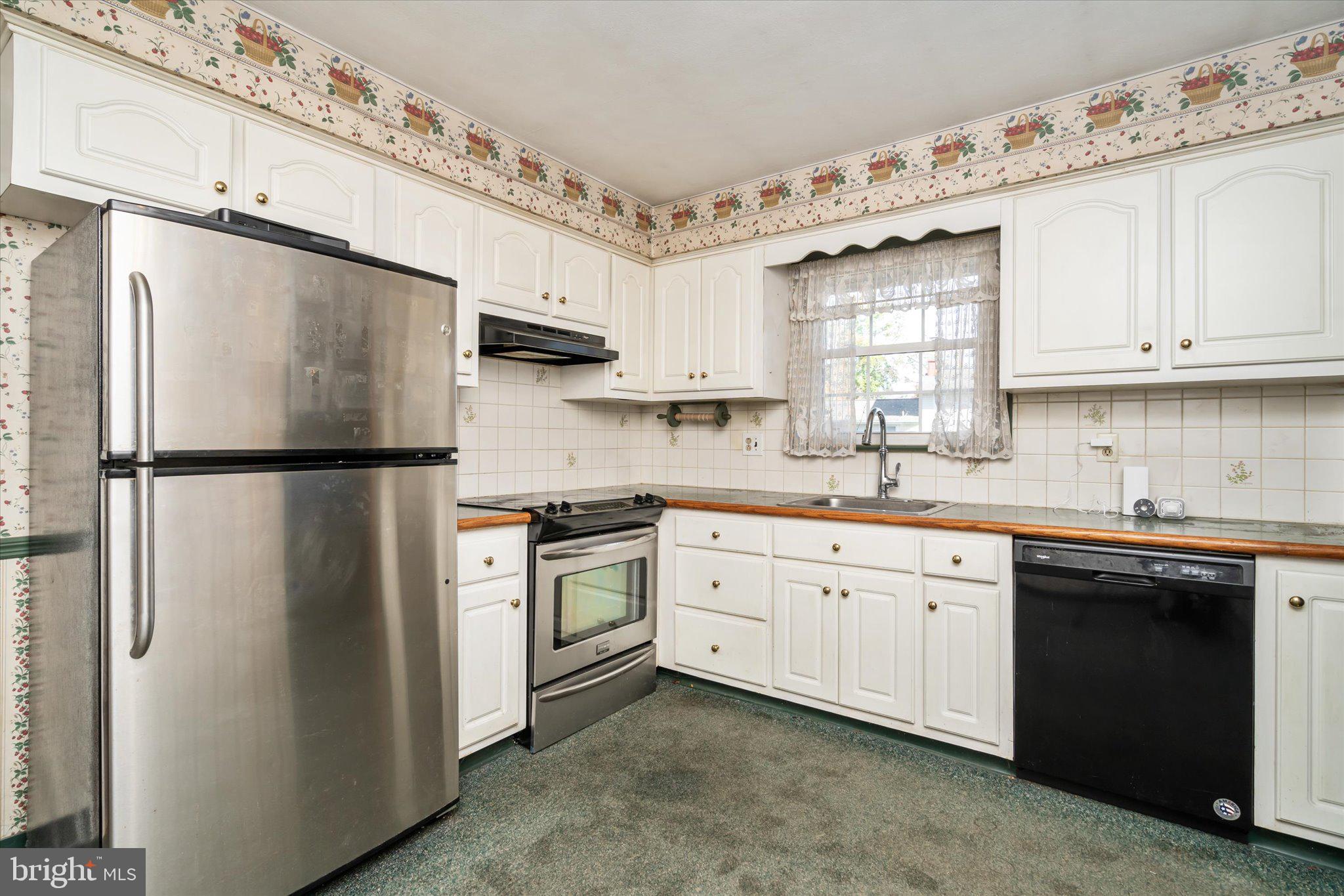 38 Darrah Ln