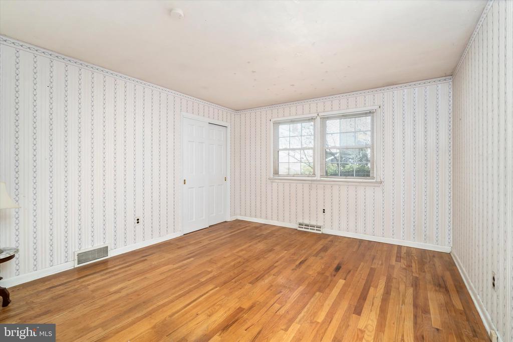 38 Darrah Ln