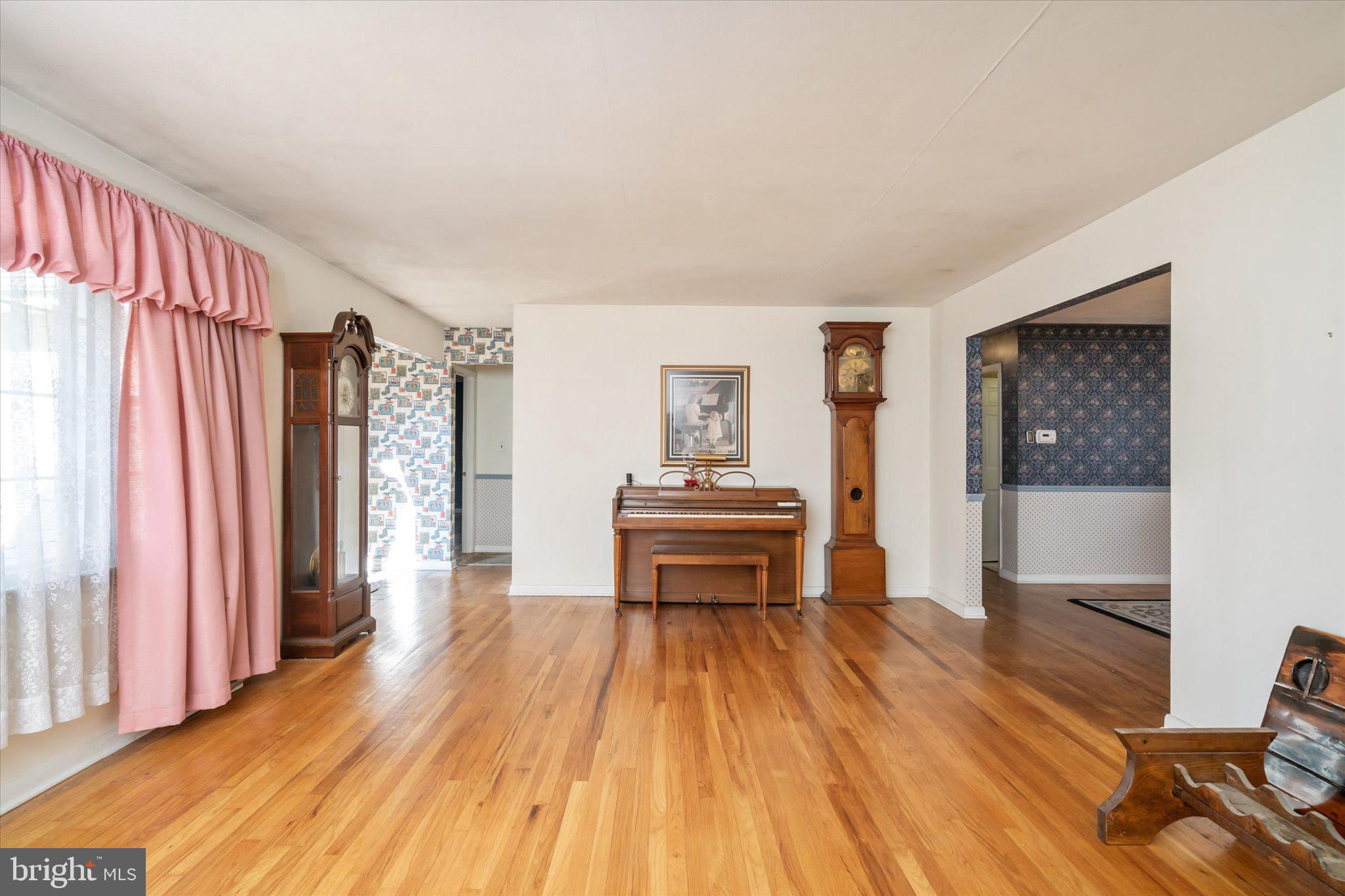 38 Darrah Ln