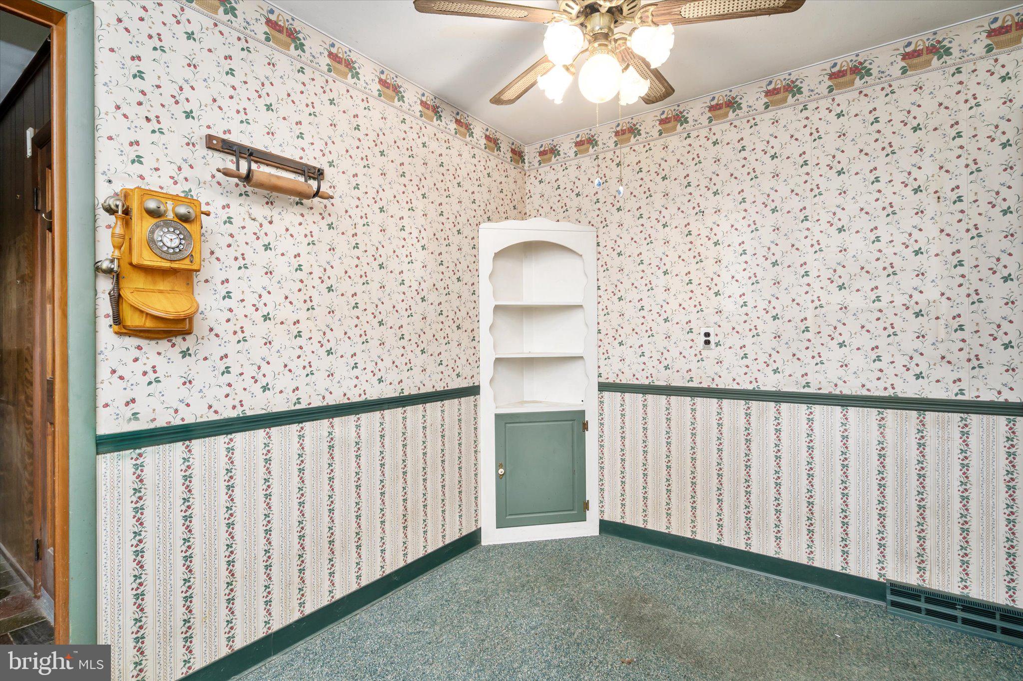 38 Darrah Ln