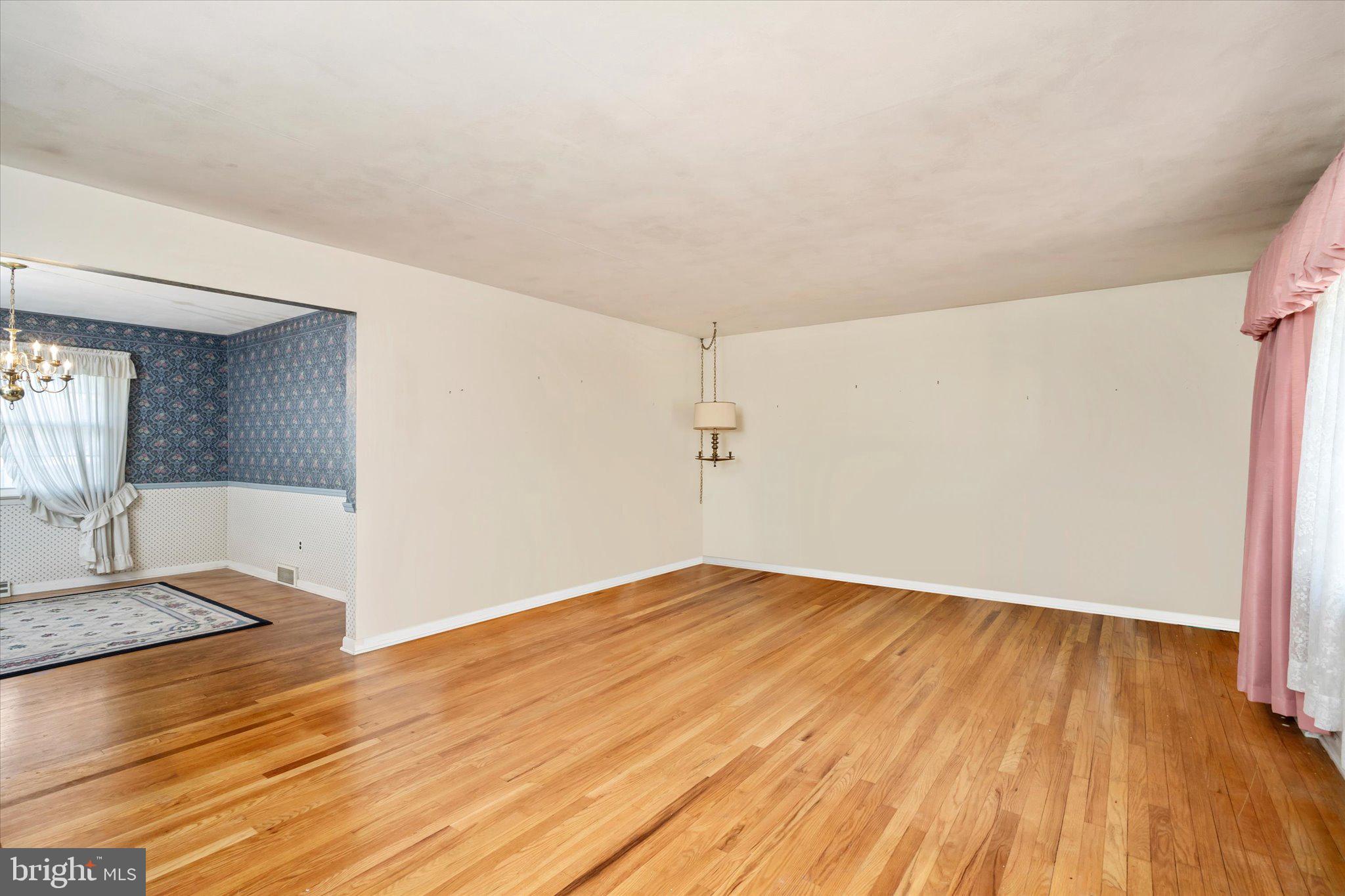 38 Darrah Ln