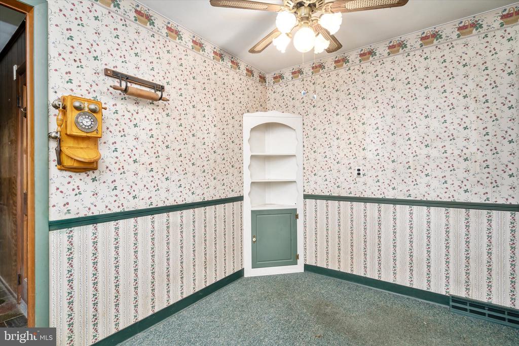38 Darrah Ln