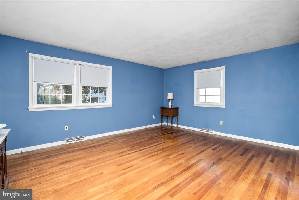 38 Darrah Ln