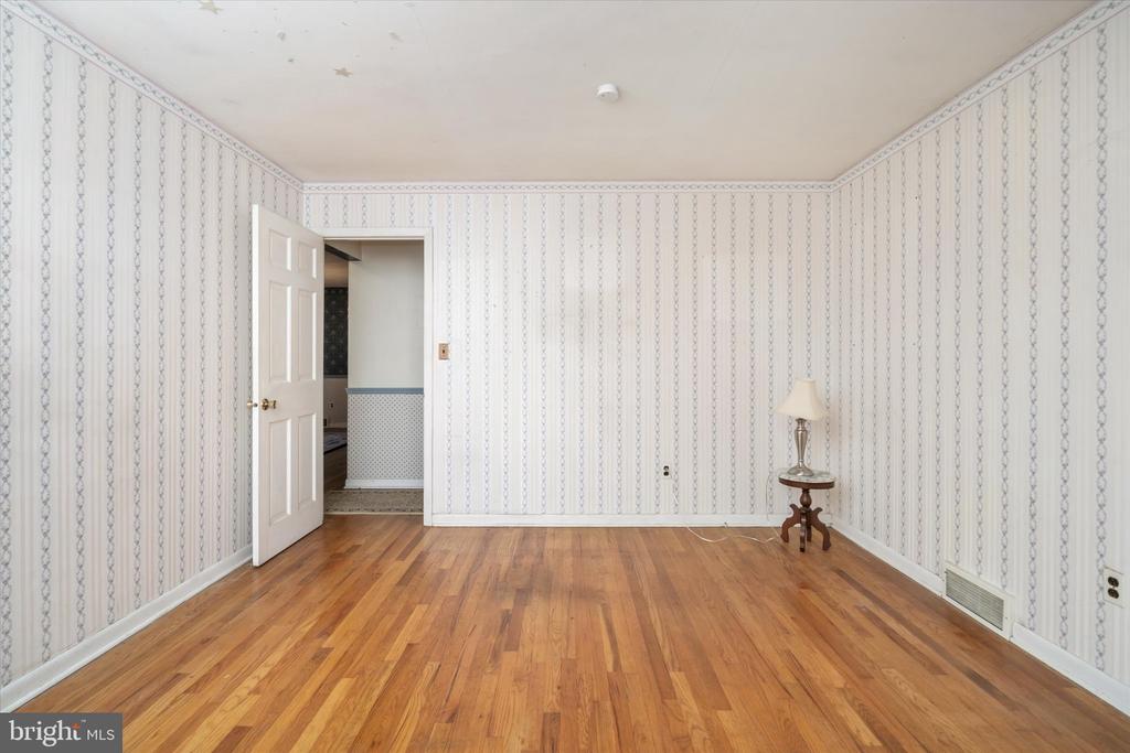 38 Darrah Ln