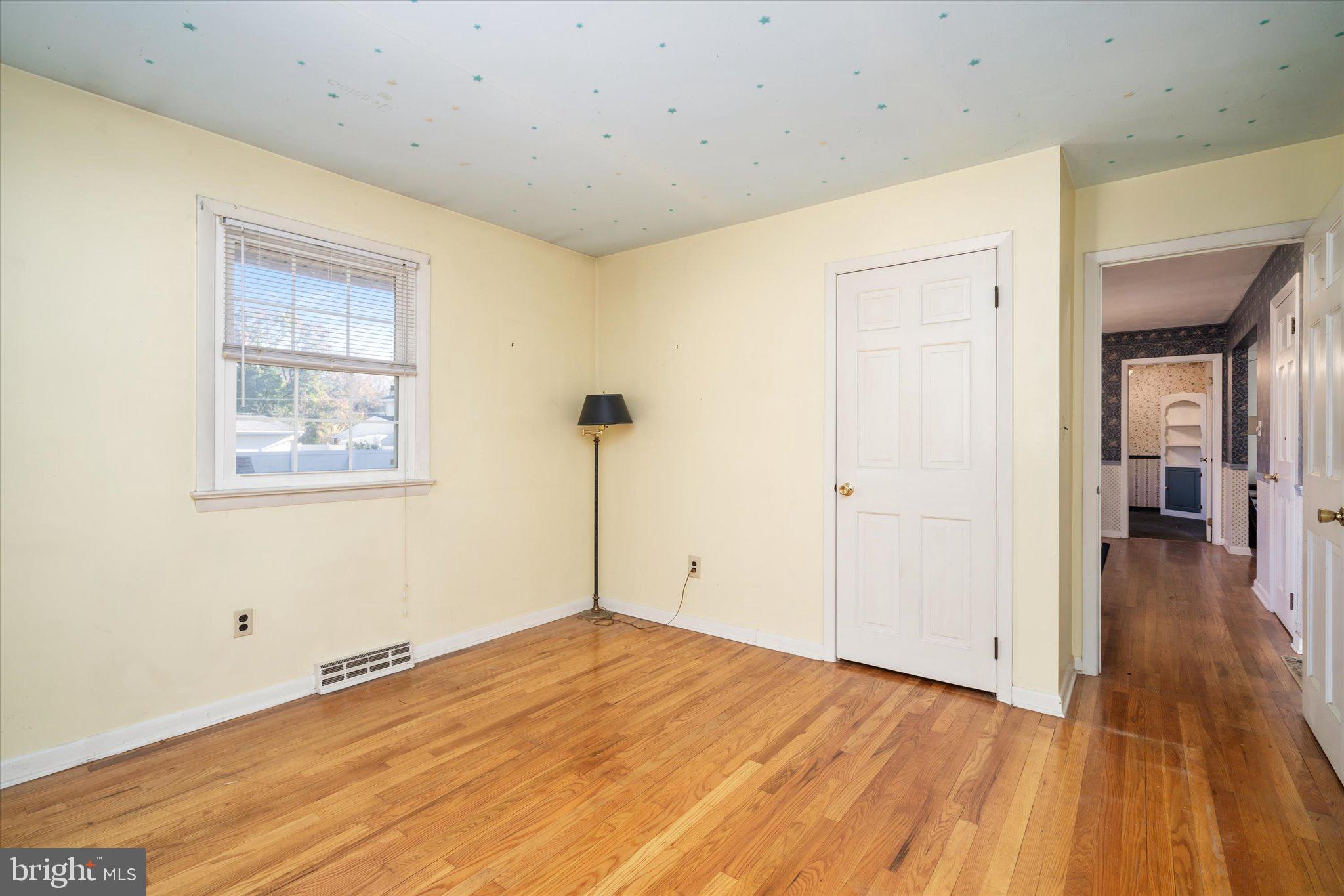 38 Darrah Ln