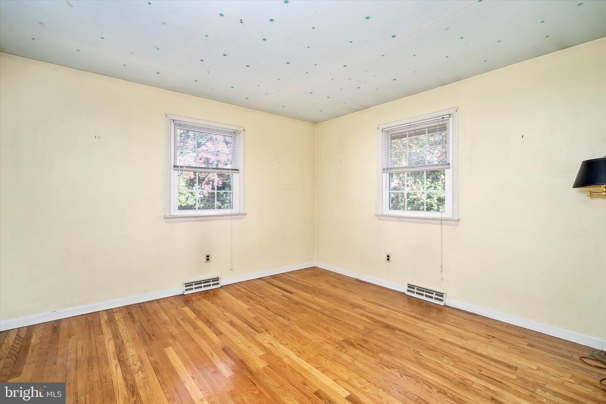38 Darrah Ln