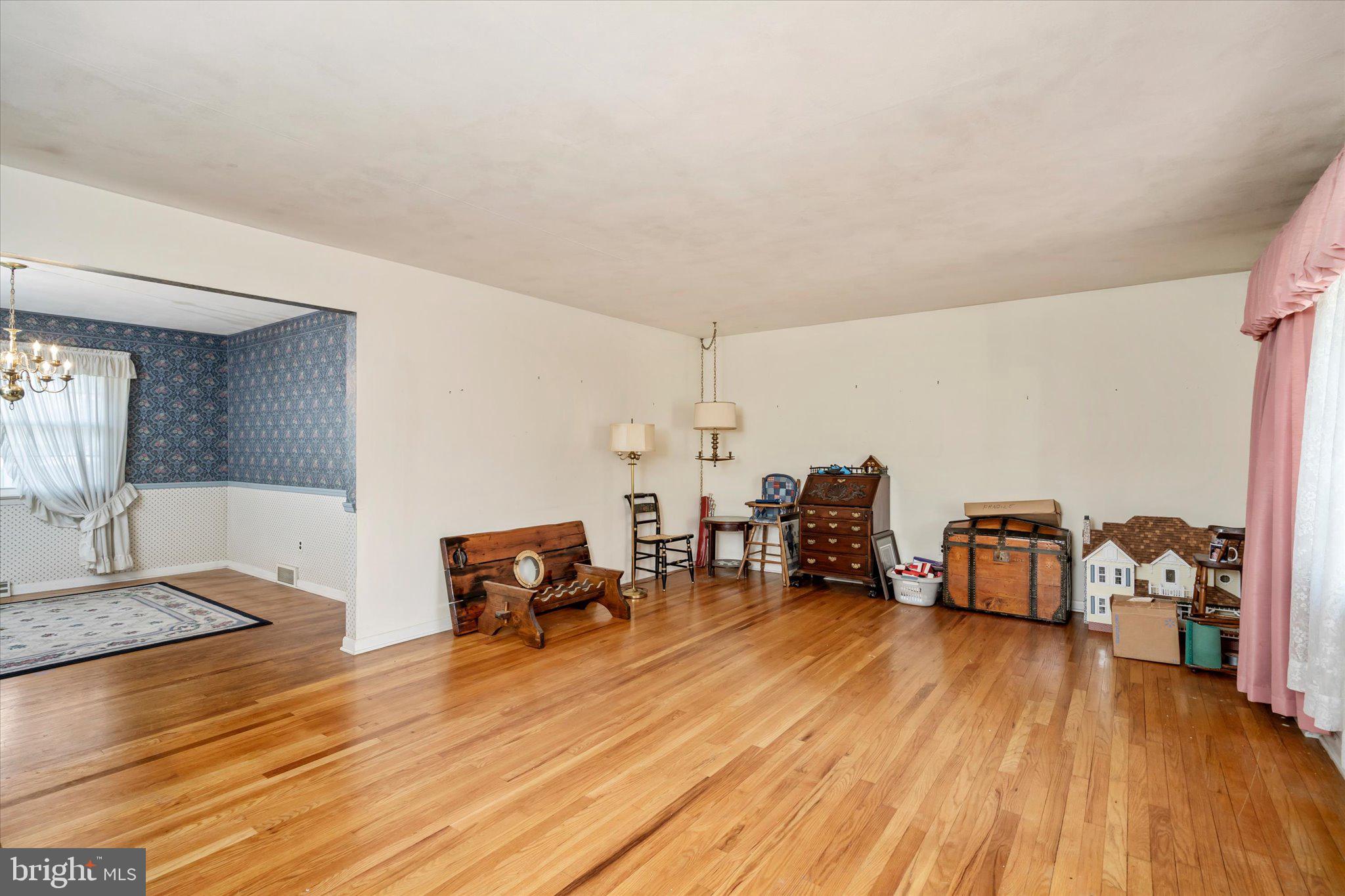 38 Darrah Ln
