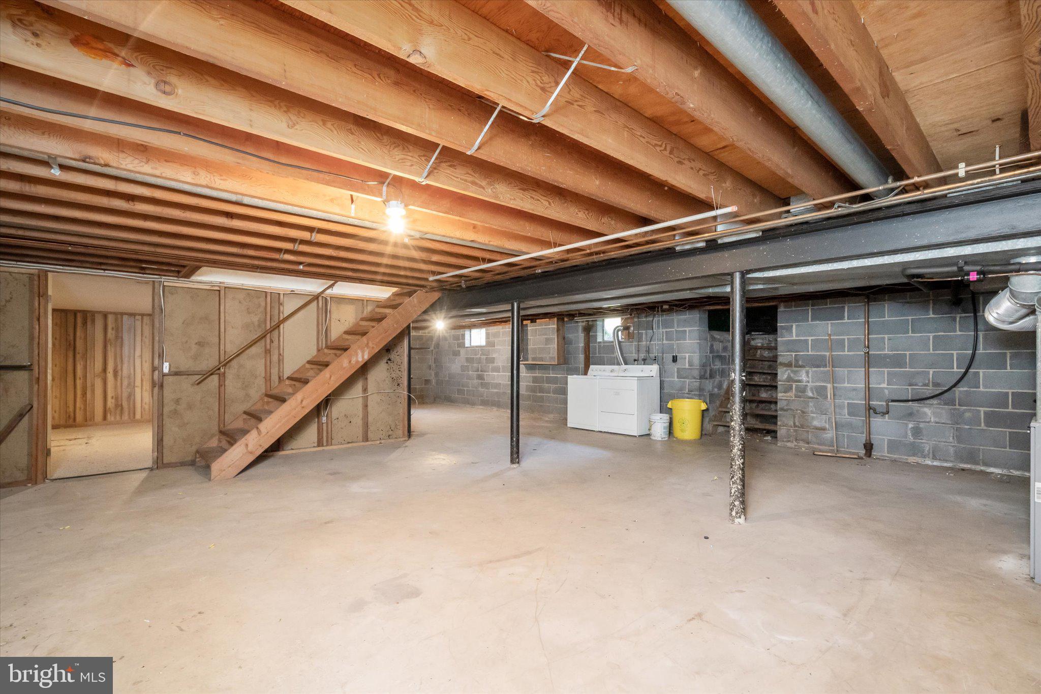 38 Darrah Ln