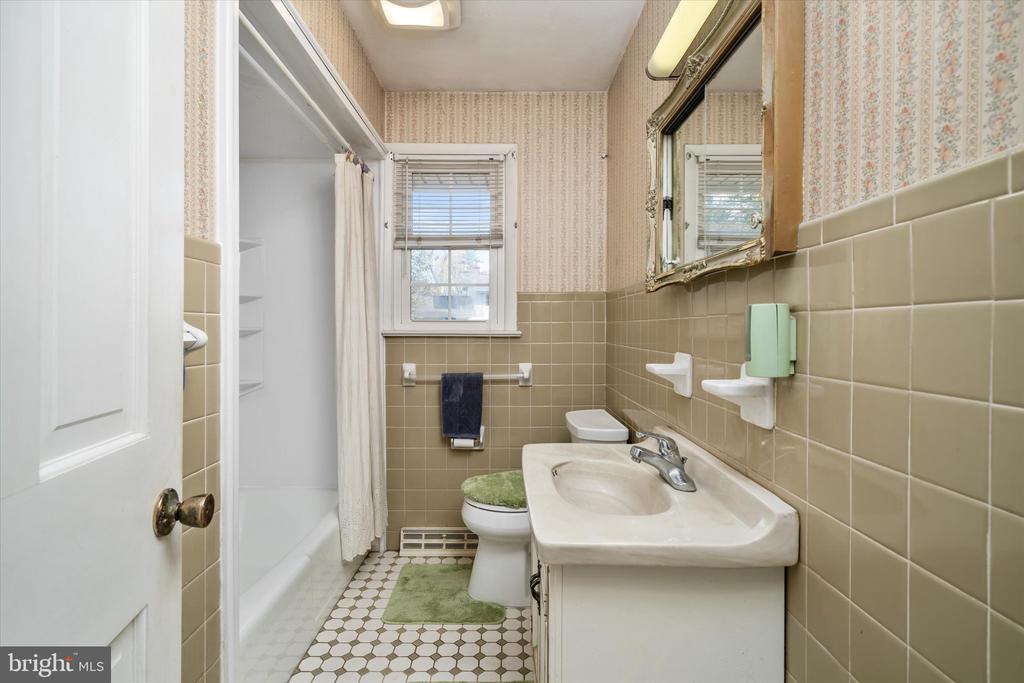 38 Darrah Ln