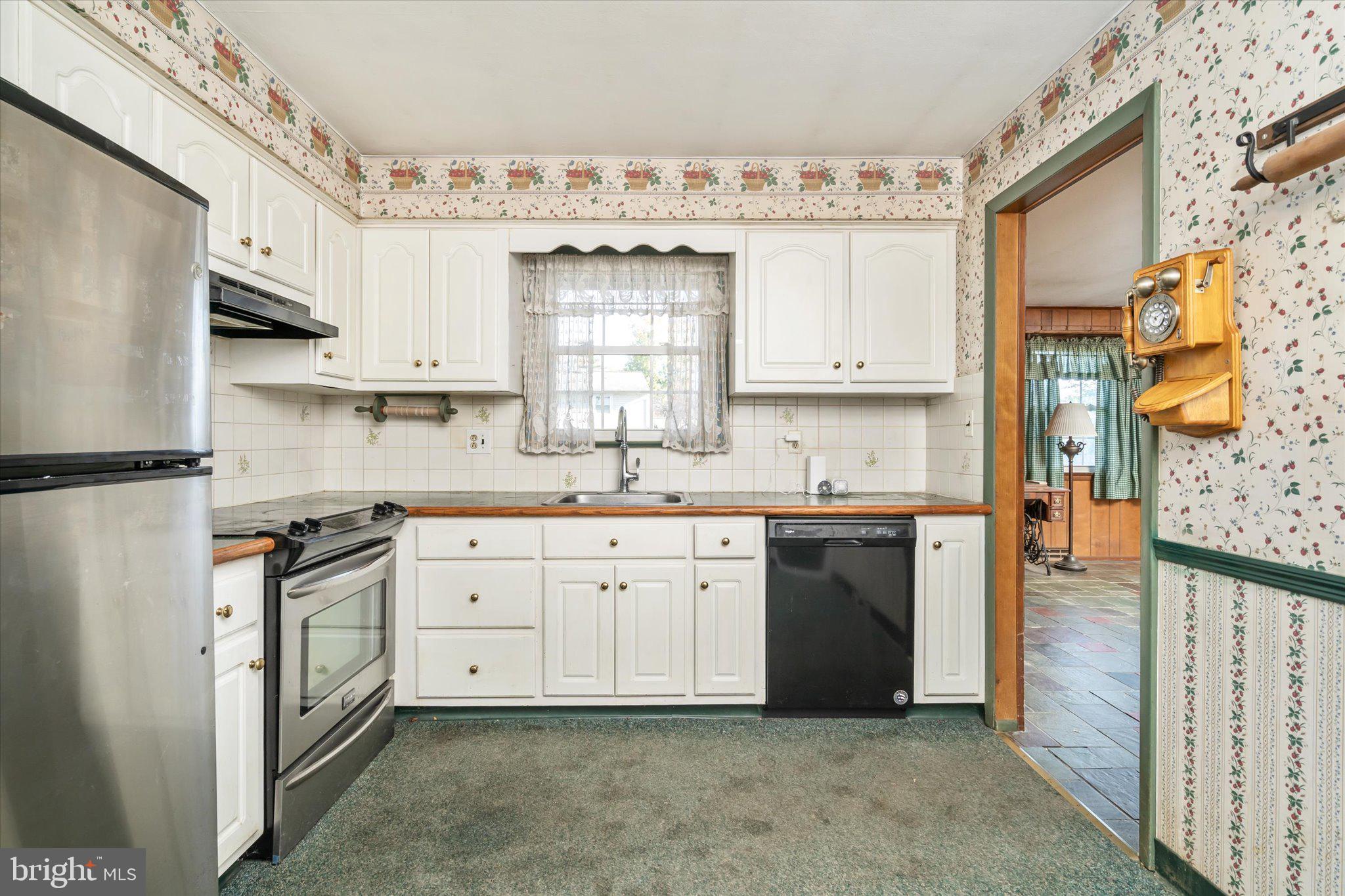 38 Darrah Ln
