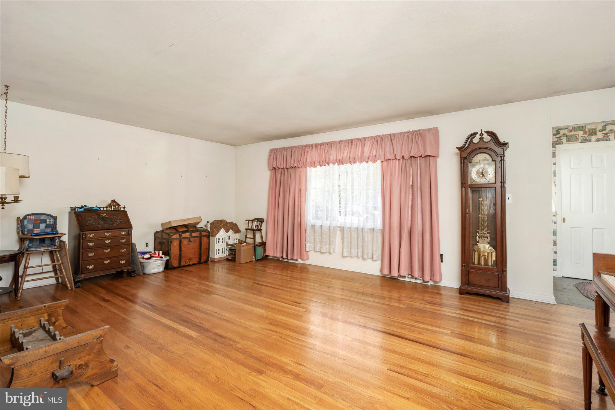 38 Darrah Ln