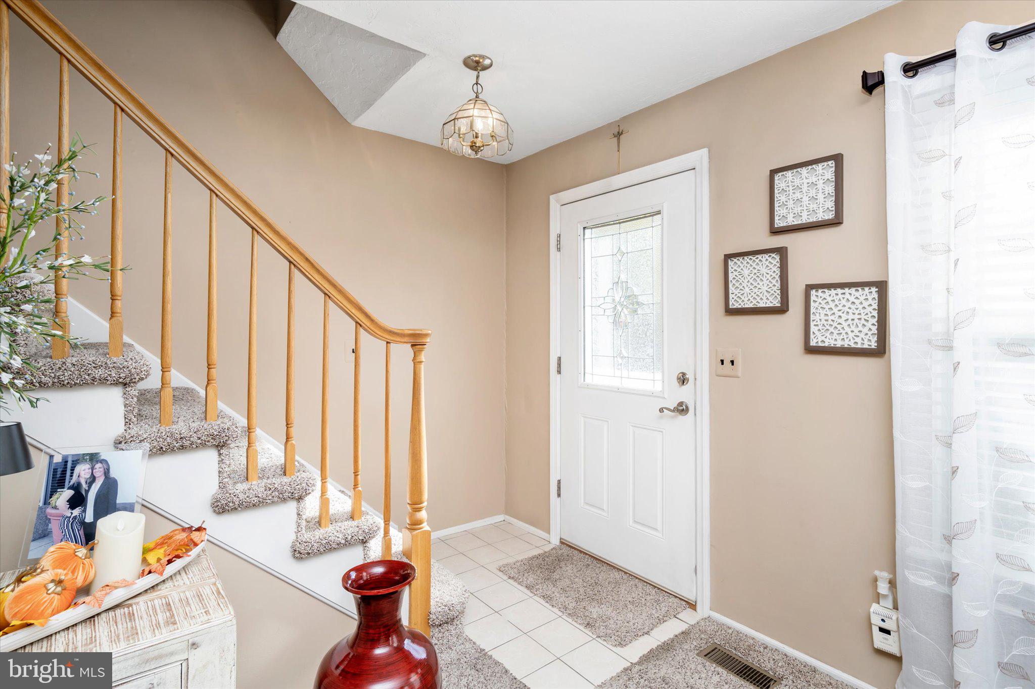 10 Dunmoor Ct S