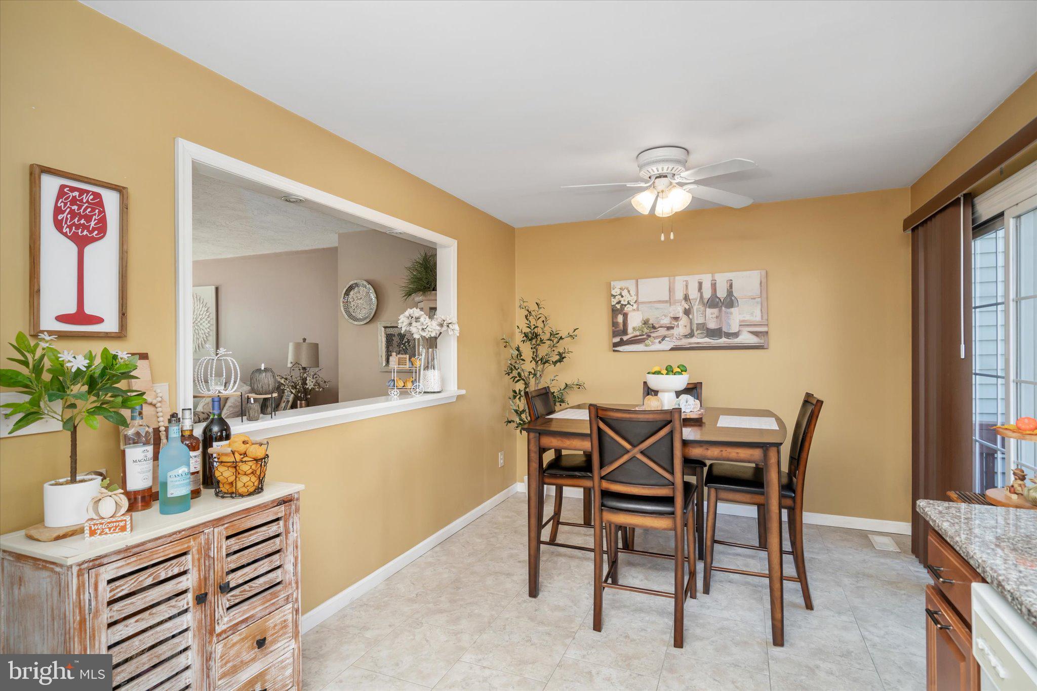 10 Dunmoor Ct S