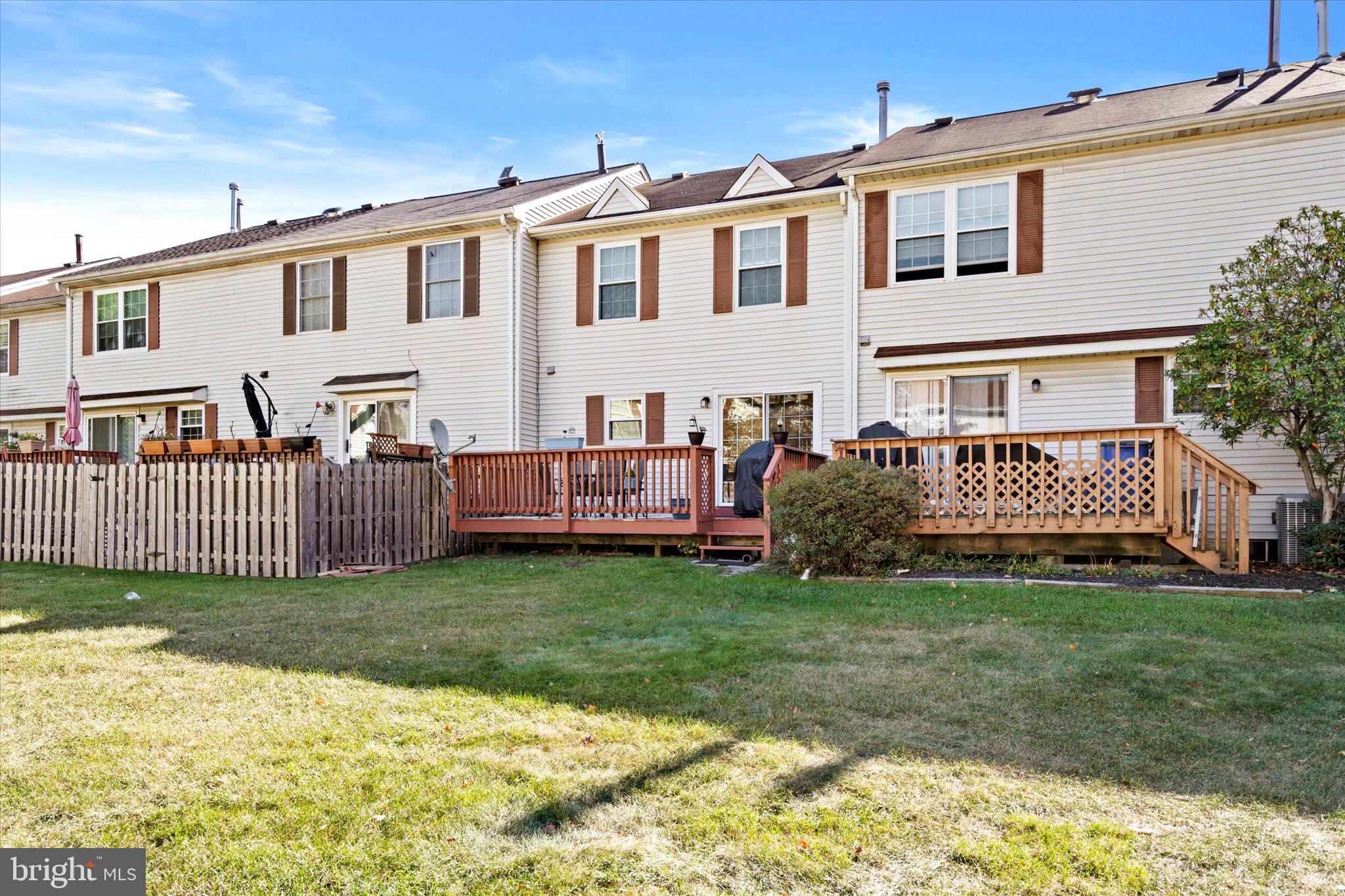 10 Dunmoor Ct S