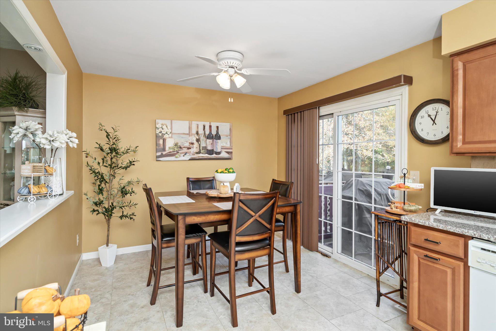 10 Dunmoor Ct S