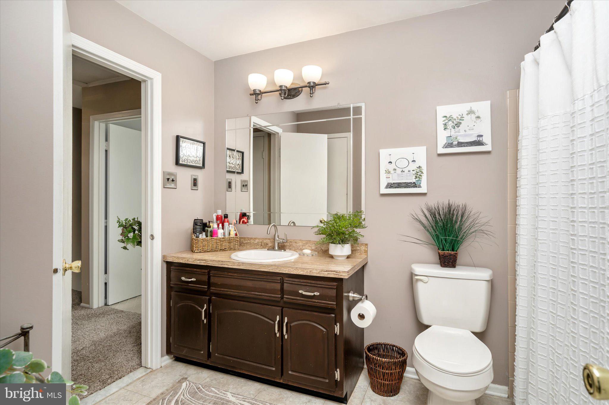 10 Dunmoor Ct S