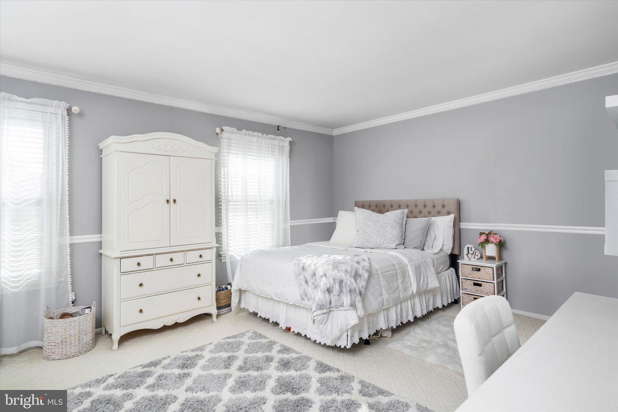 10 Dunmoor Ct S