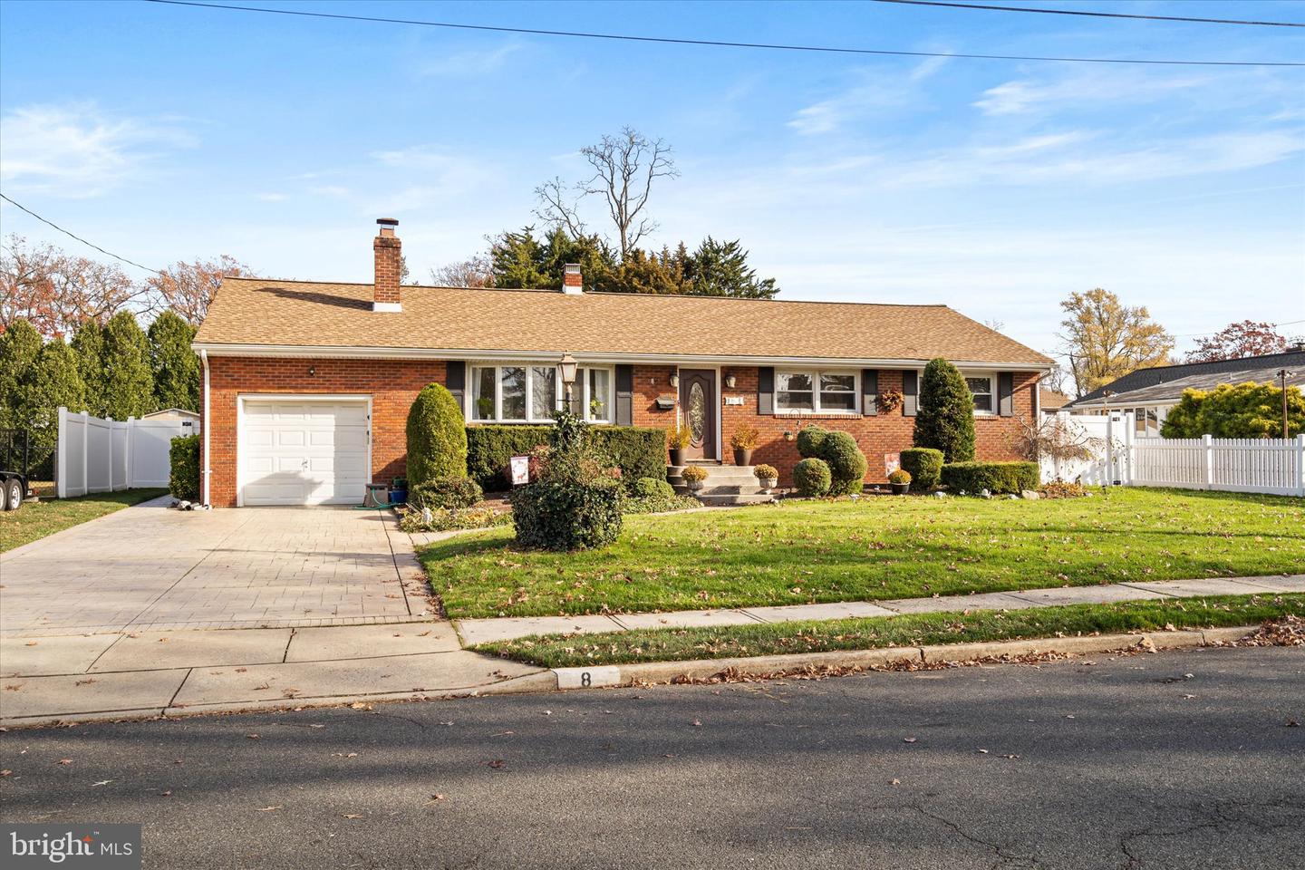 8 Pintinalli Dr