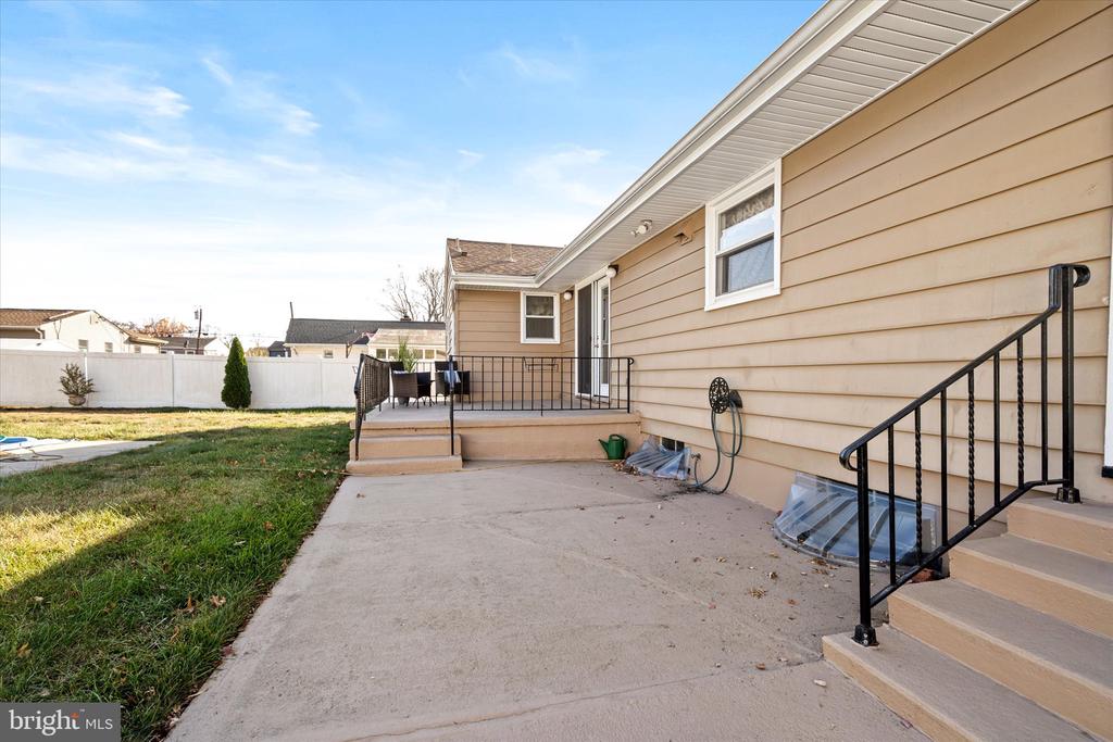 8 Pintinalli Dr