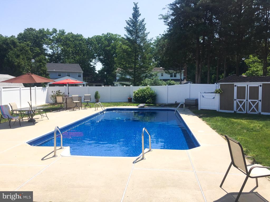 8 Pintinalli Dr