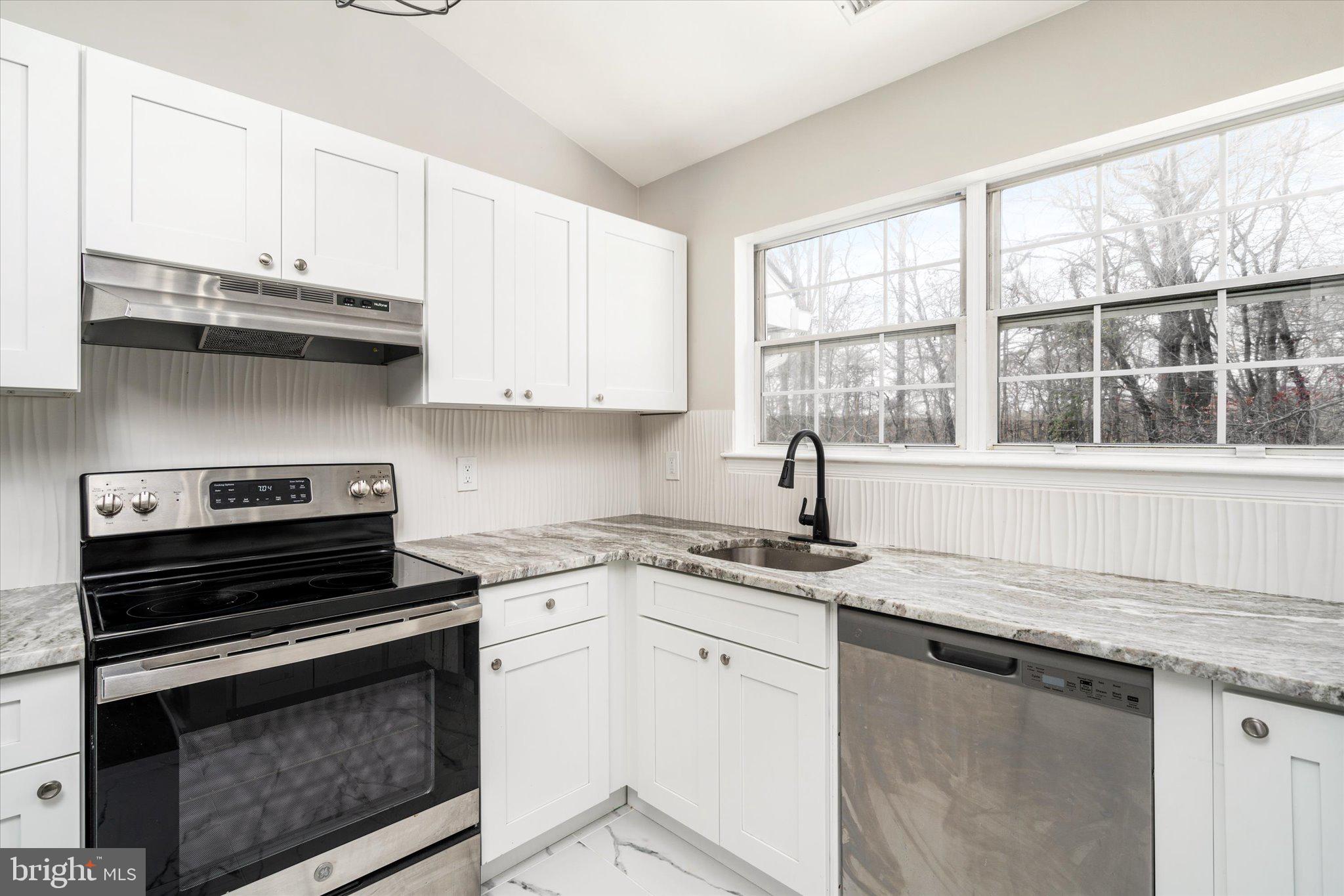 328 Walden Cir