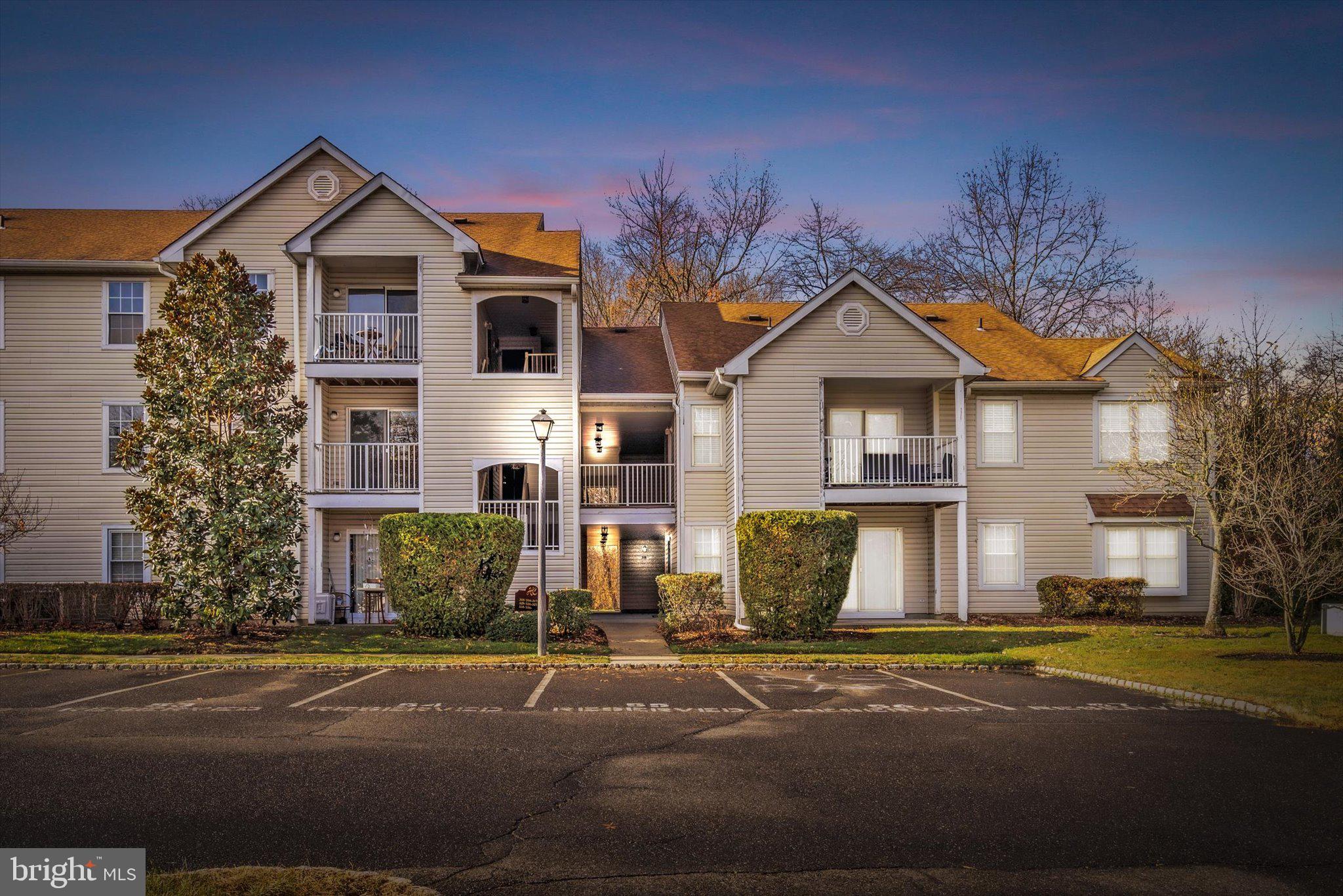 328 Walden Cir