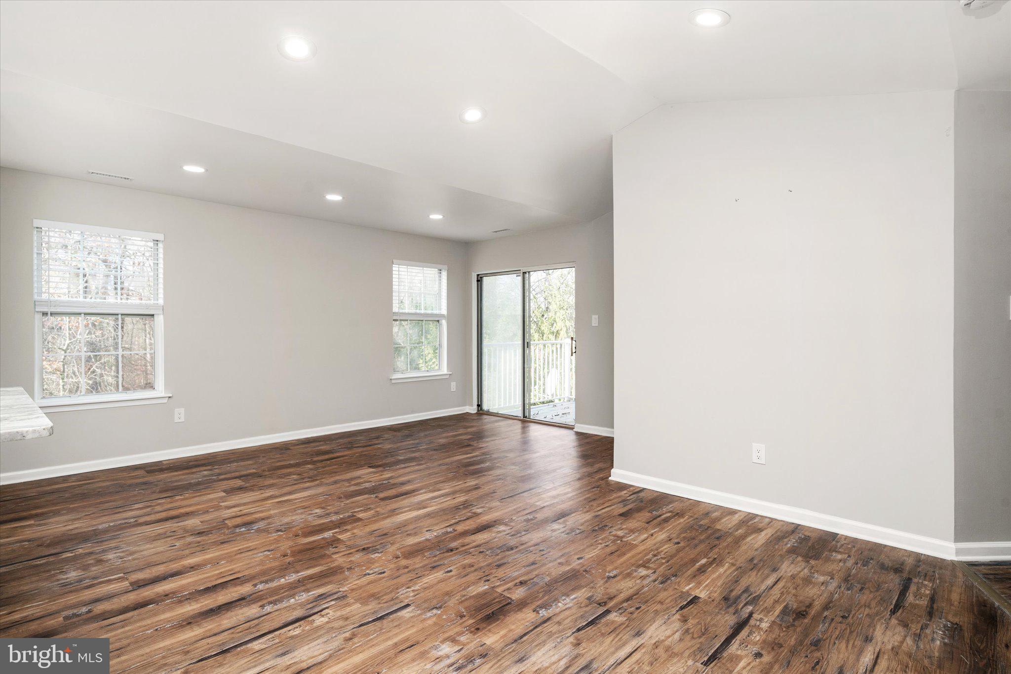 328 Walden Cir