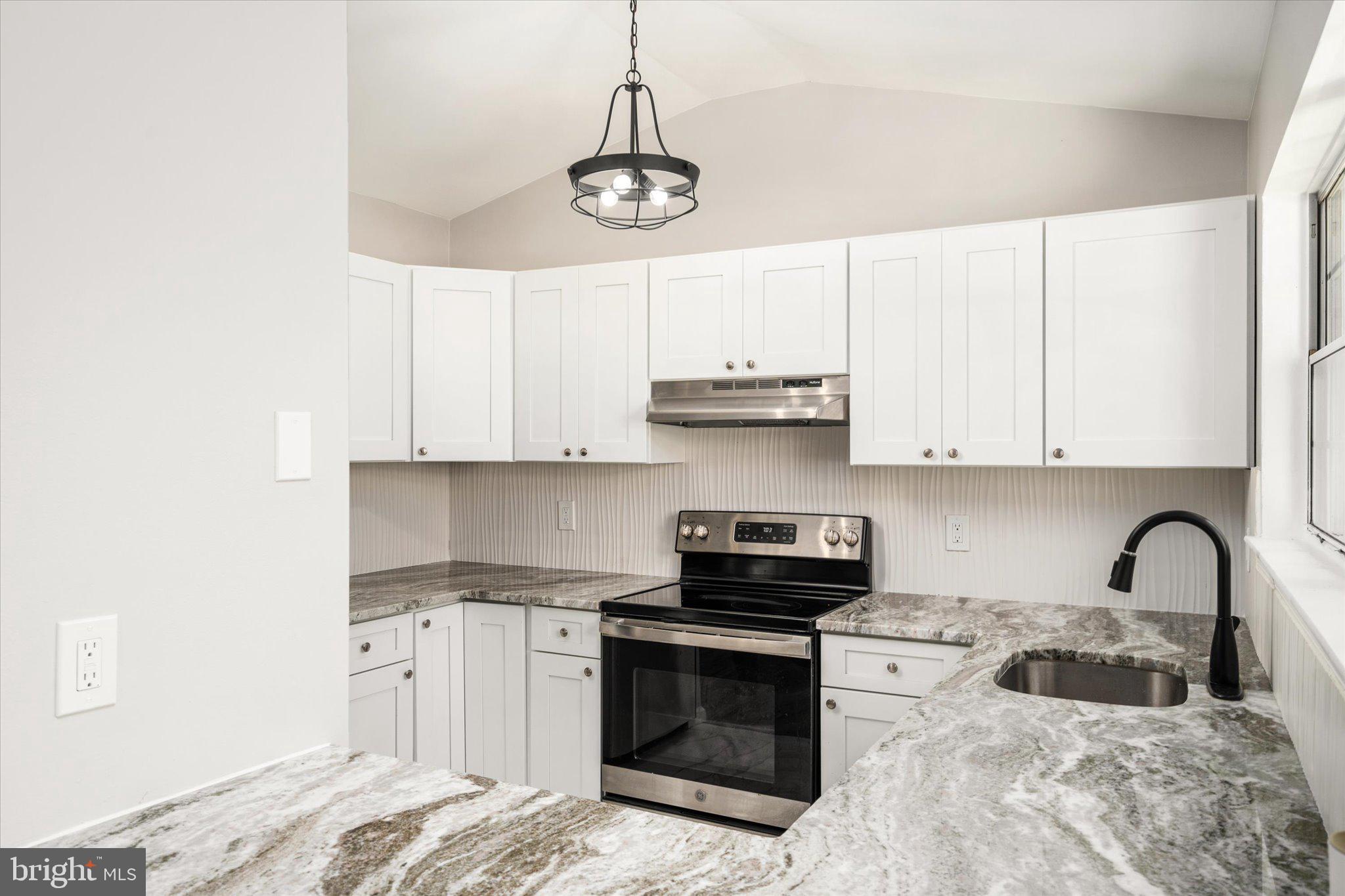 328 Walden Cir