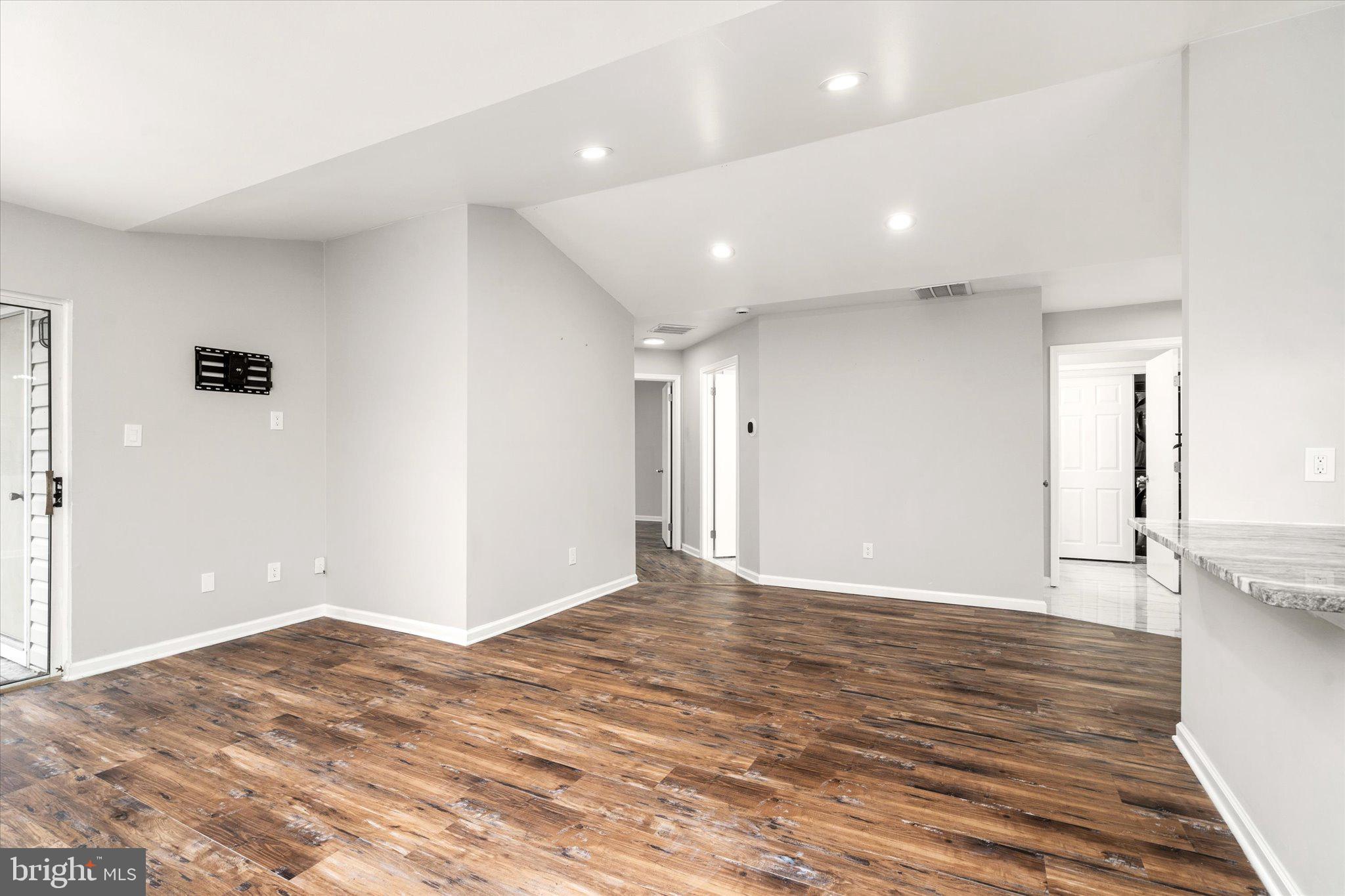 328 Walden Cir