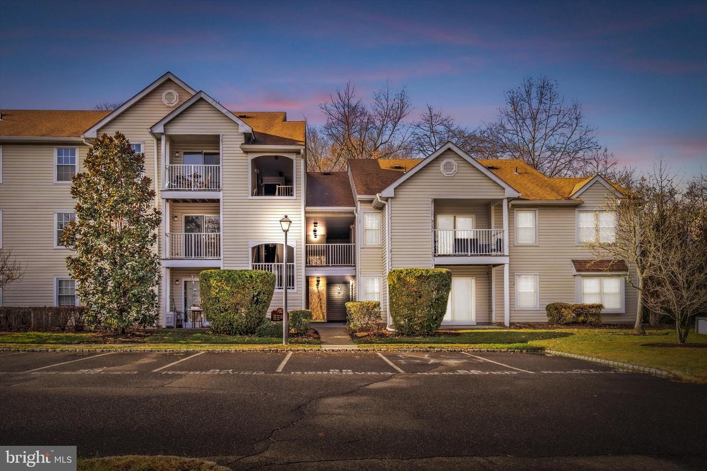 328 Walden Cir
