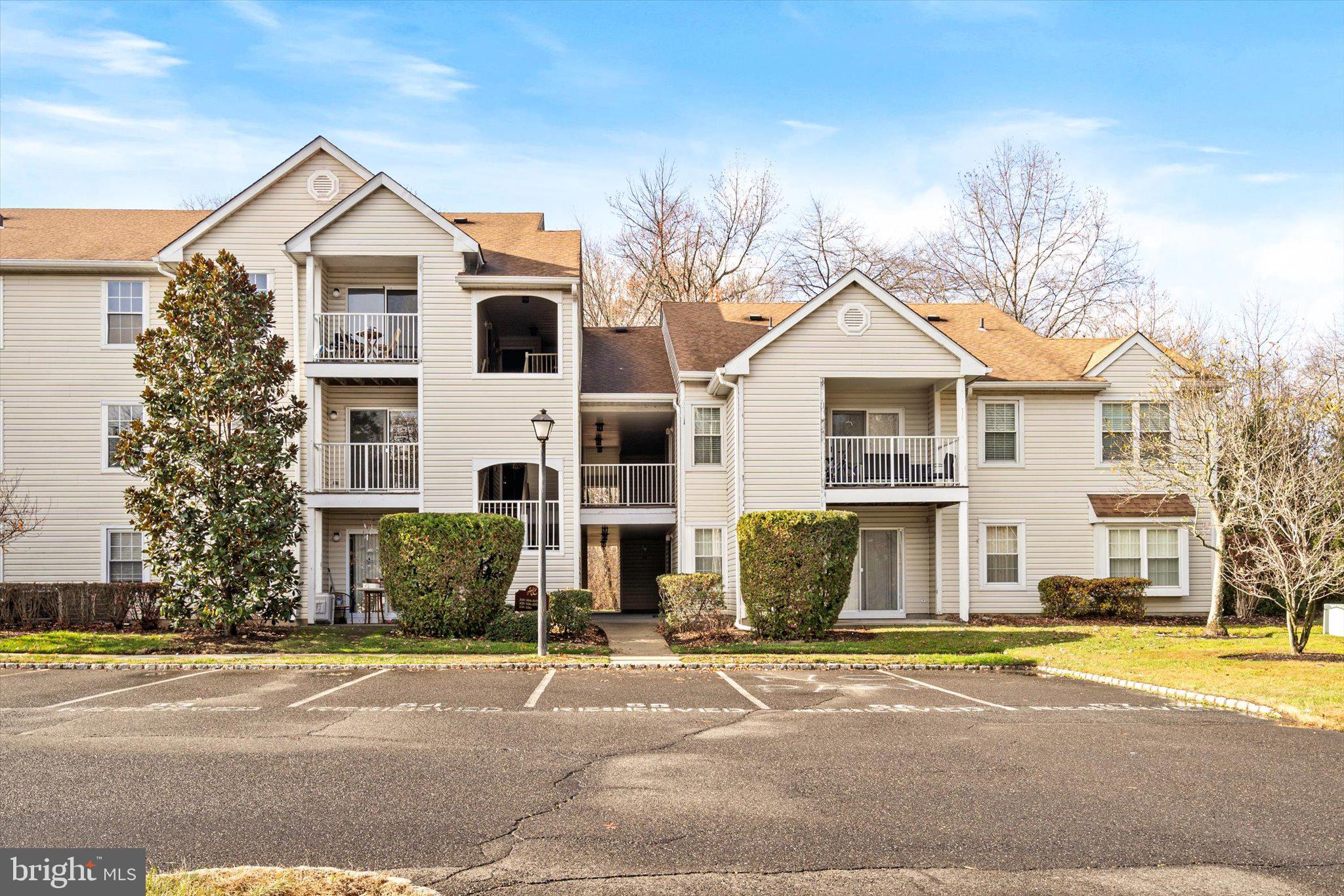 328 Walden Cir