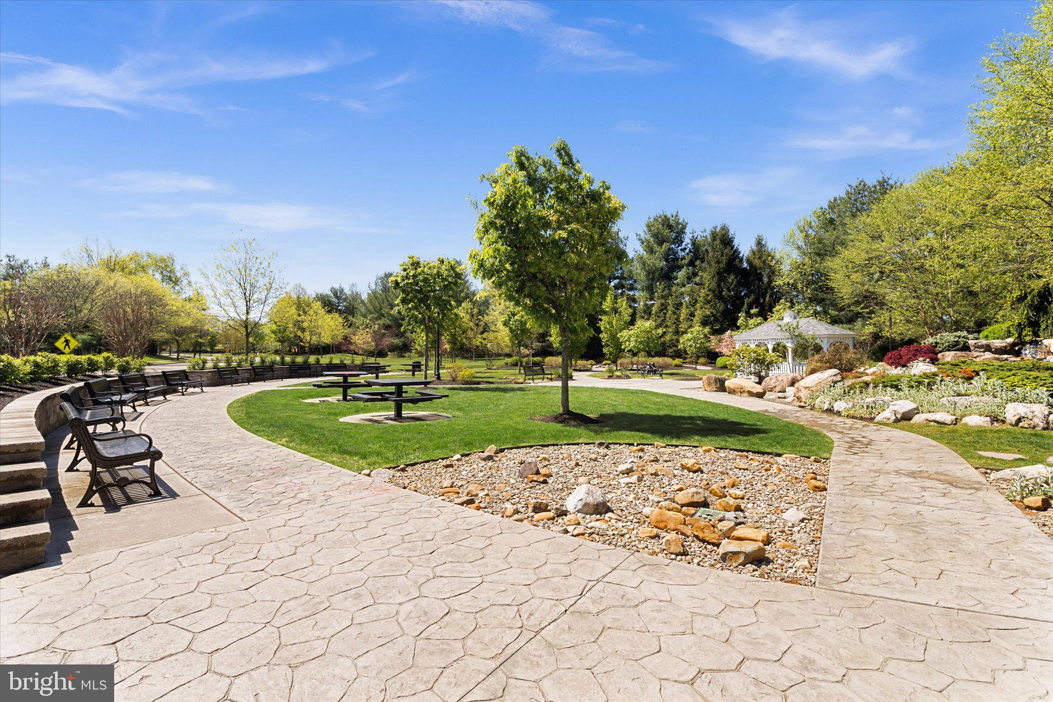 328 Walden Cir