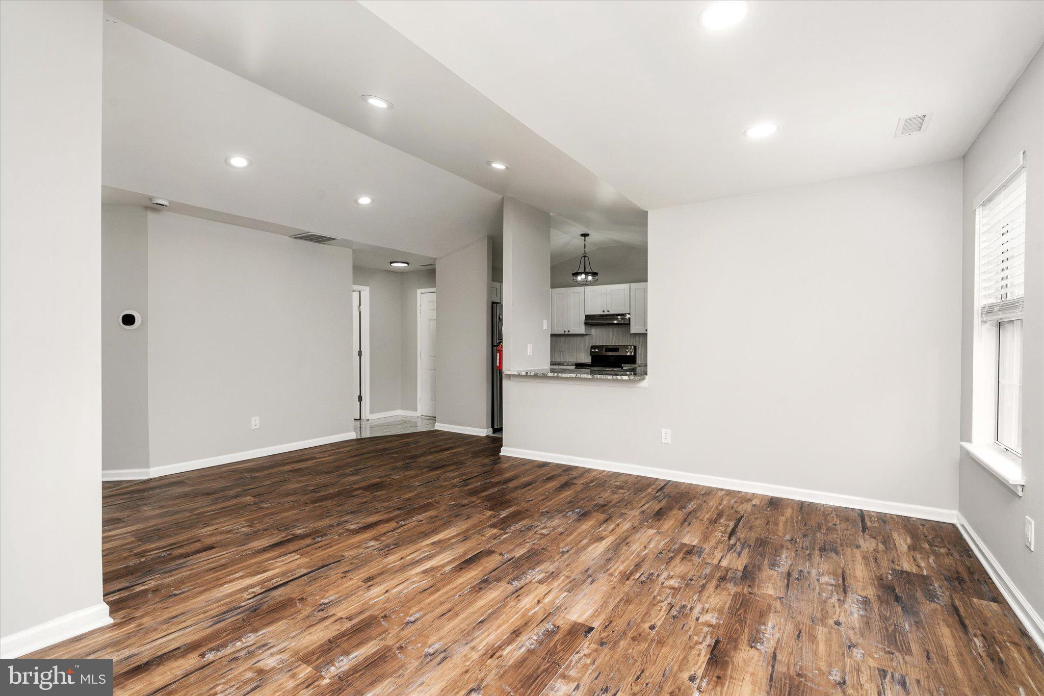 328 Walden Cir