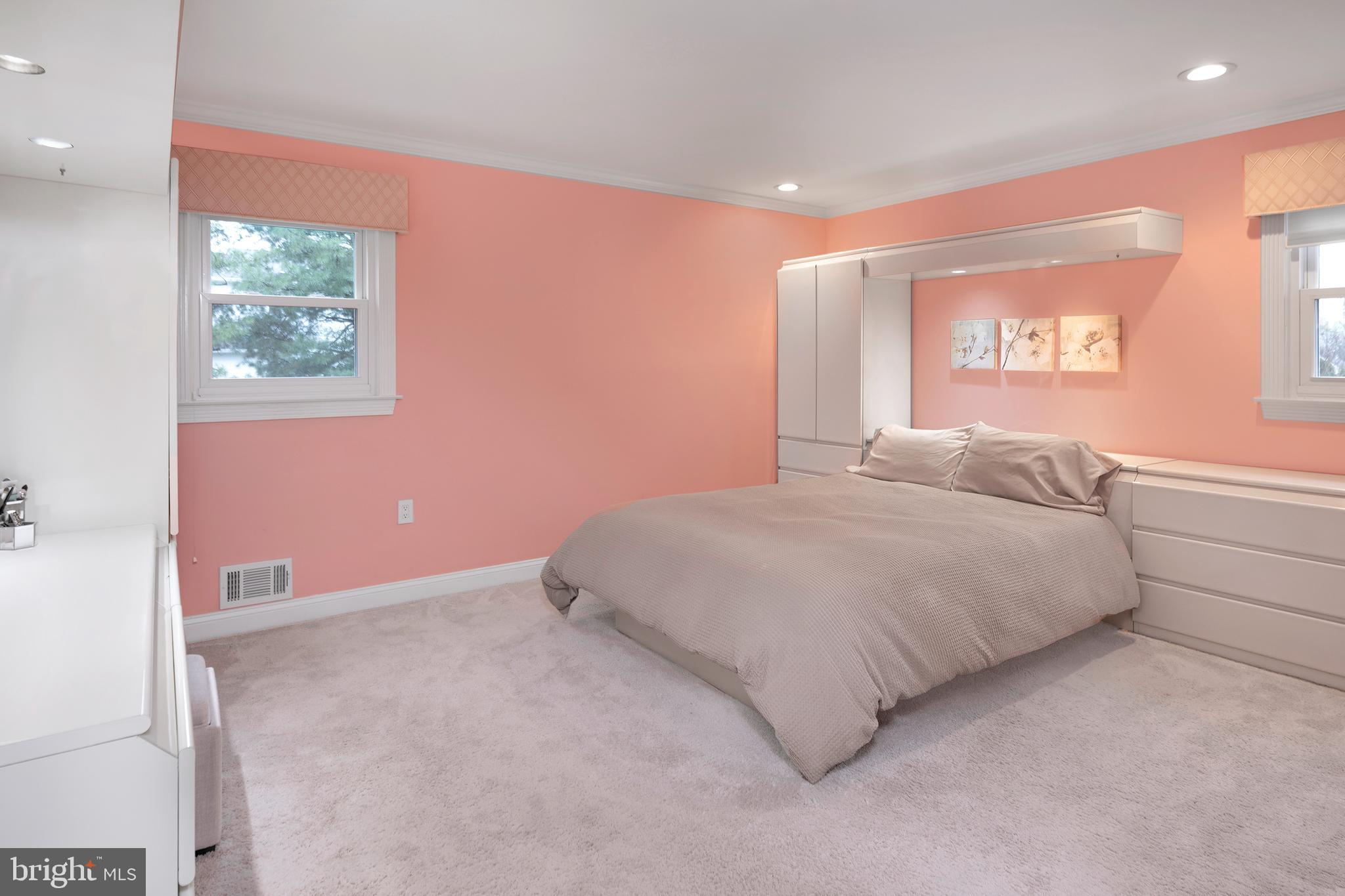 59 Wesleyan Dr