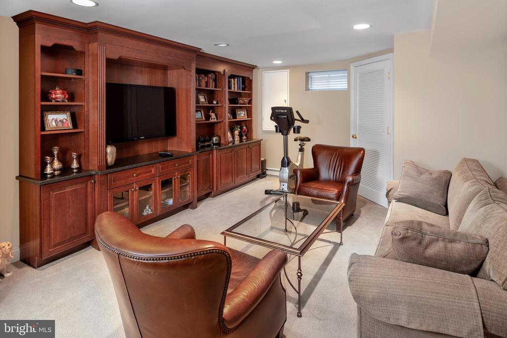 59 Wesleyan Dr