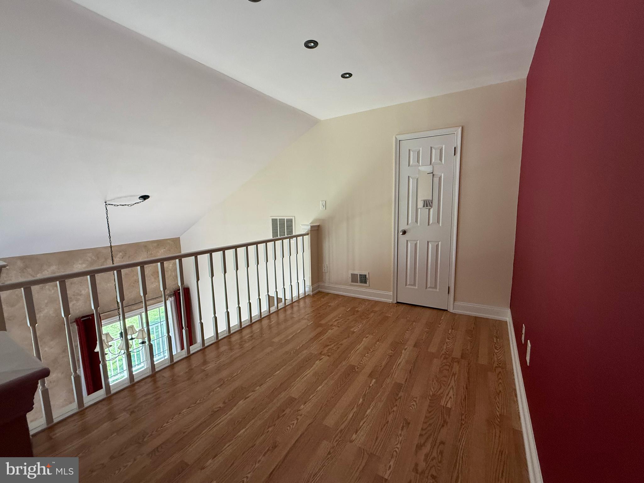 256 ANDOVER PL